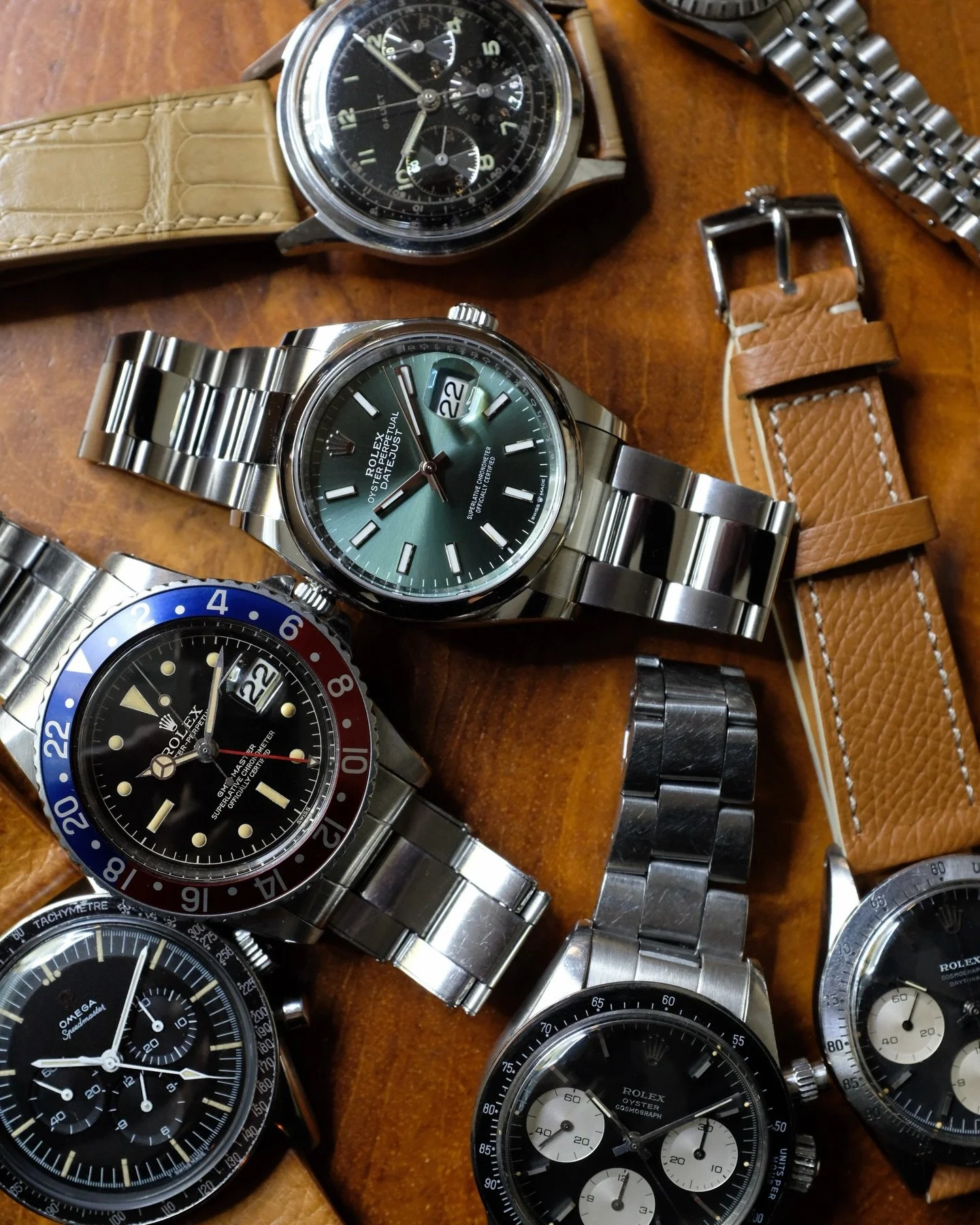 Can never go wrong getting a watch as a gift, whether for your loved one or yourself. Message me if you see anything you&rsquo;re interested in and check my story for more stuff. Most of these are serviced and ready to ship, FedEx overnight included.
