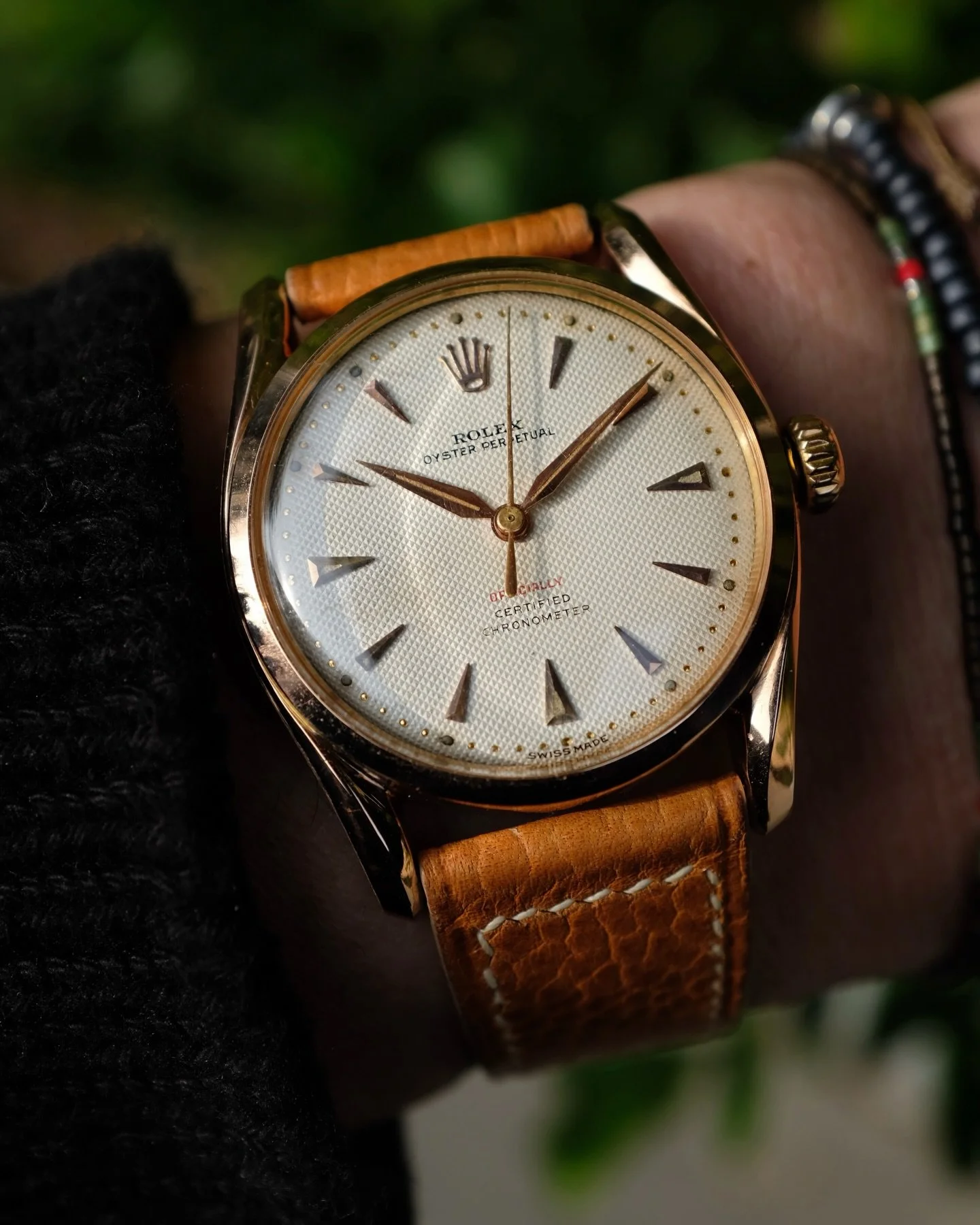 Just another example of how Rolex made some of the most gorgeous watches ever. 

-1952 Rolex Oyster Perpetual 6090 in 18k pink gold