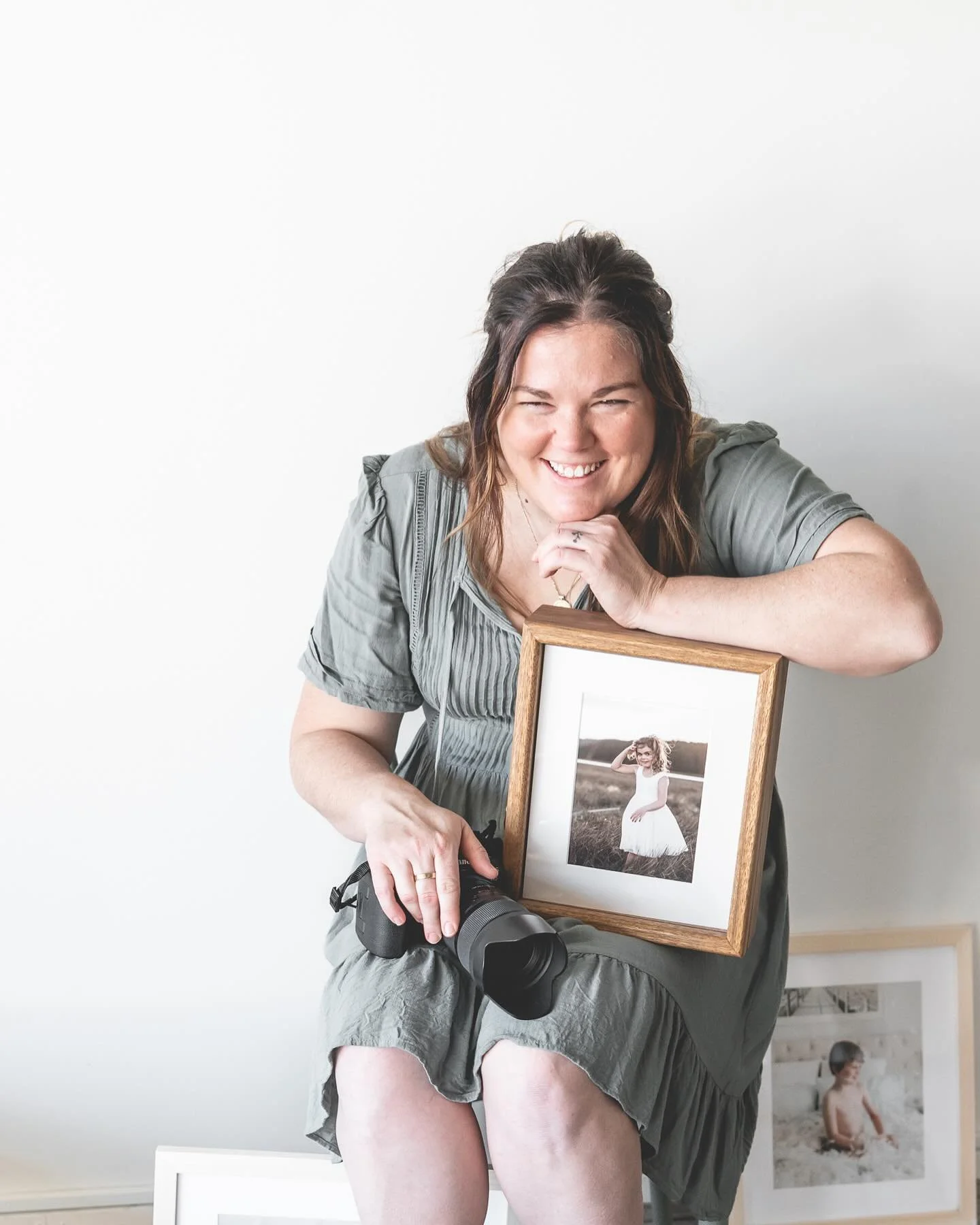 As photographers, it is often really difficult to let our guard go and have our photo taken by somebody else! 

Myself and Haylie from @pebble.and.vine had a day, where we tried to make each other feel as comfortable as we could! 

if you think havin