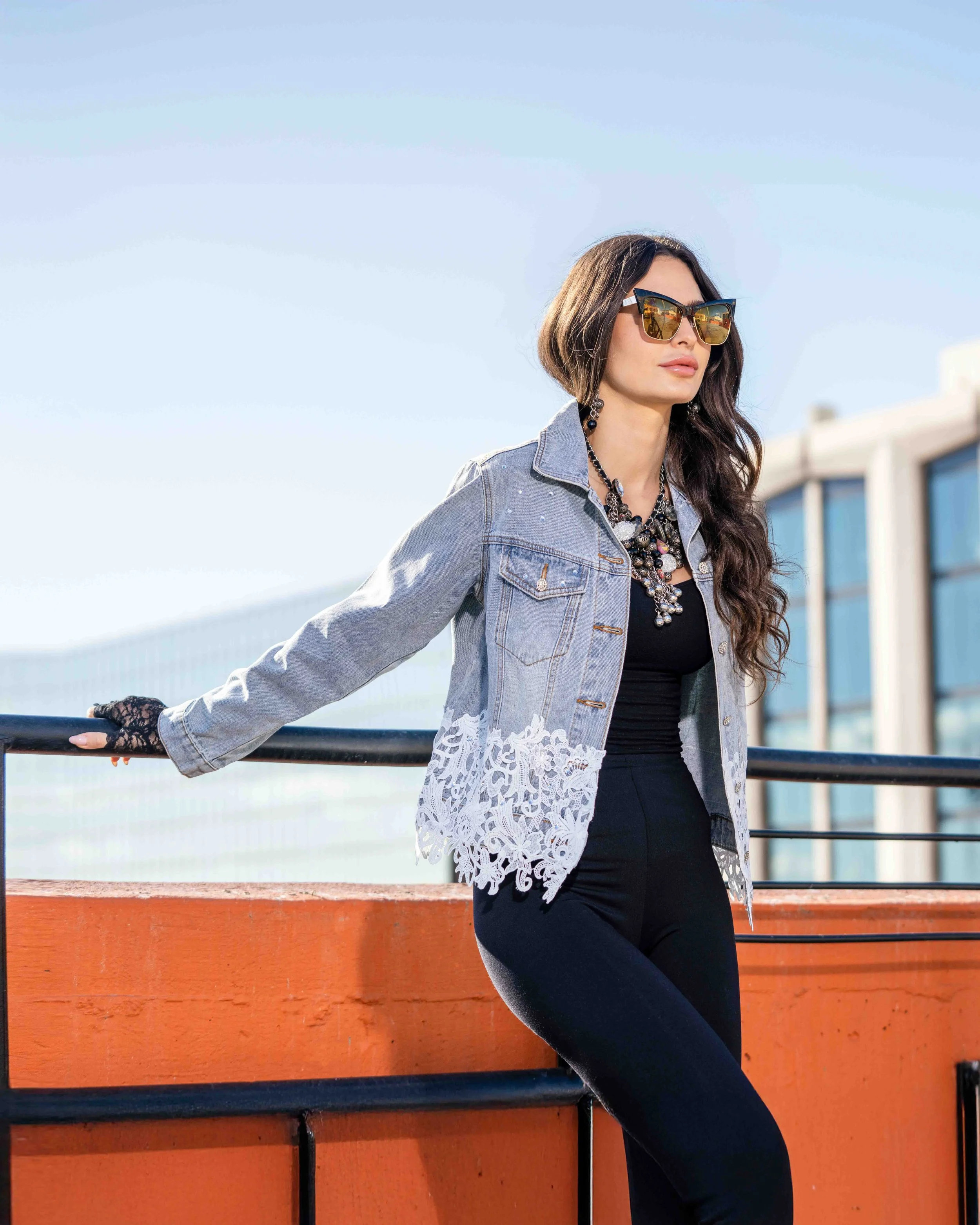 ADJ2601 - EDITORIAL.jpg