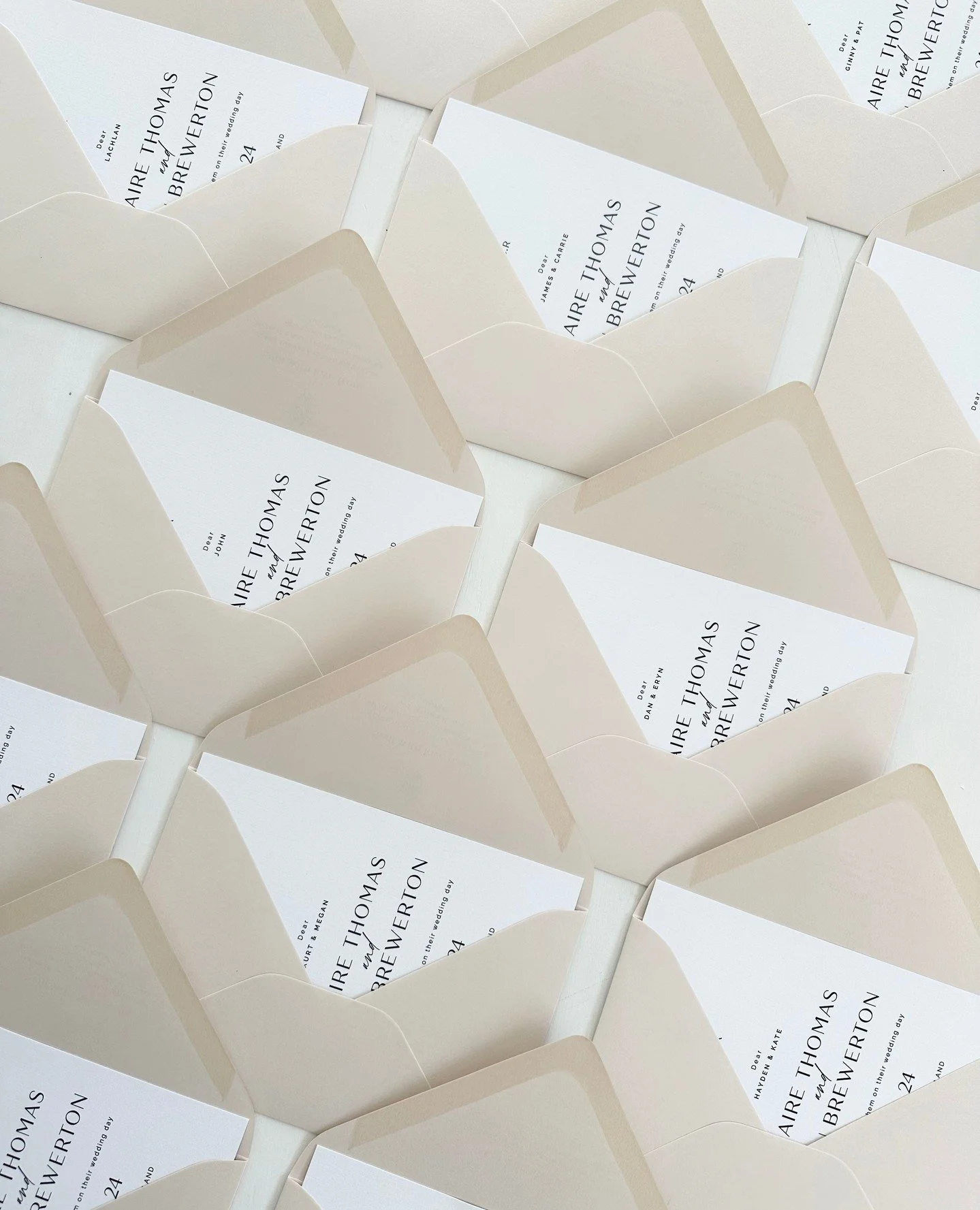 Soft Neutrals 🐚⁠
⁠
The FREYA semi custom suite in classic B&amp;W paired with my Ride or Die envelopes - Almond x