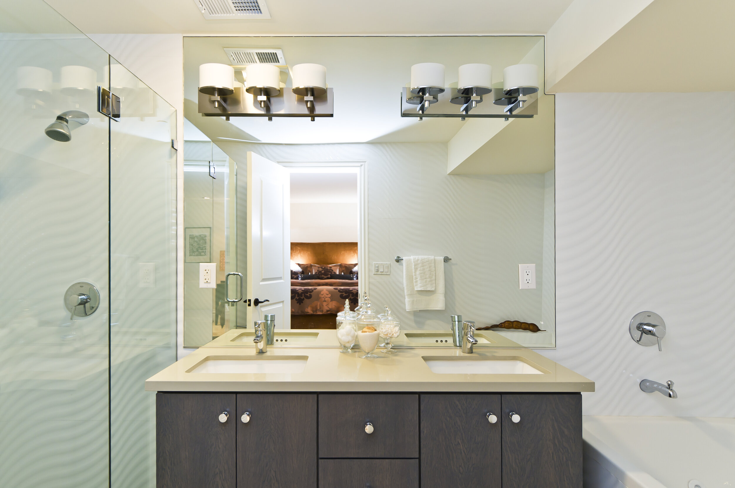10.master bath.jpg