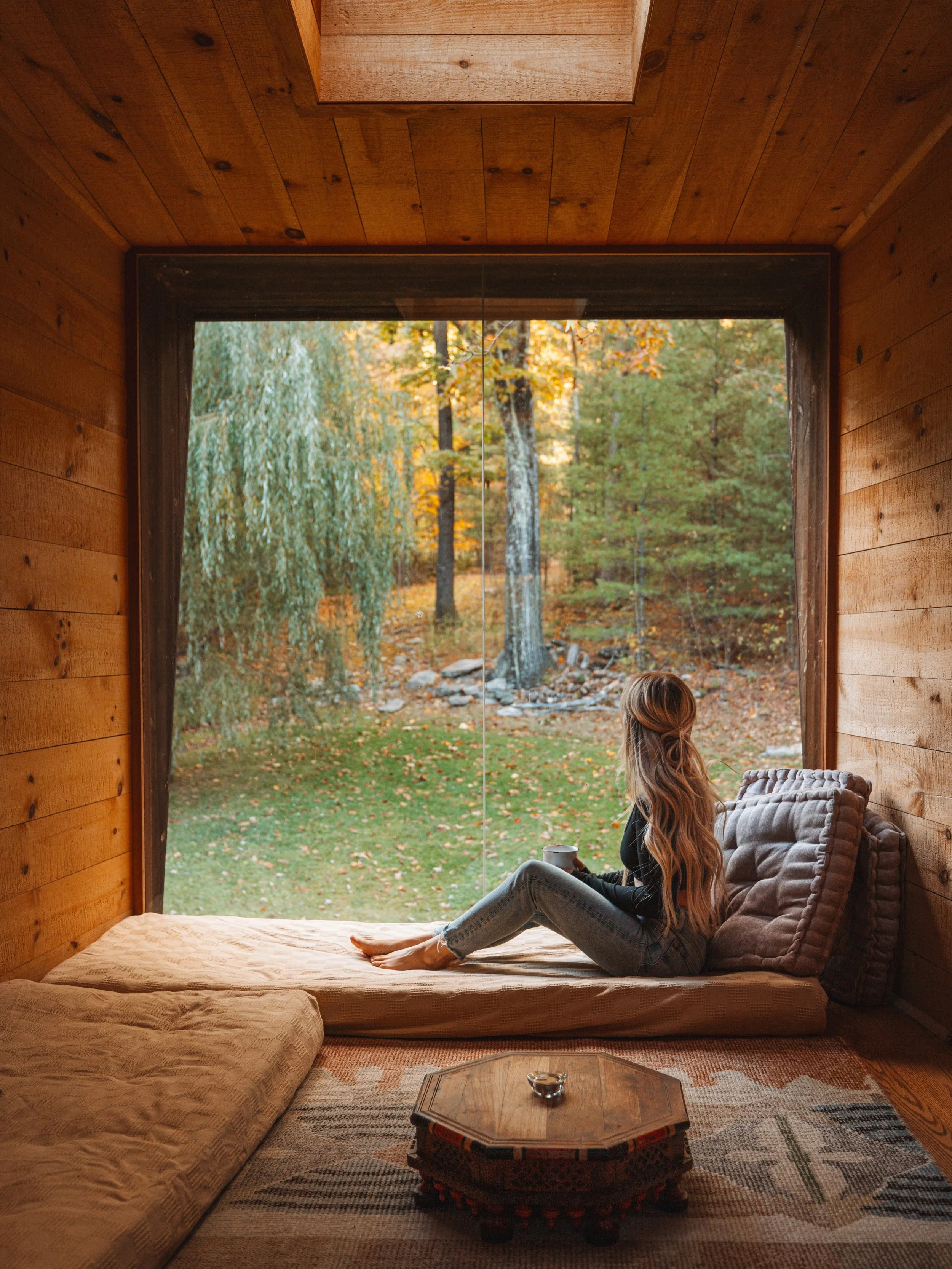 the perfect fall day. I love when the mornings are foggy and crisp 🍂

- Cozy morning with a hot coffee or pumpkin latte ☕️
- Find a hike near by and exploring the area
- Soaking in a hottub with a friend @_jkrow 
- Going for a scenic drive to see fa