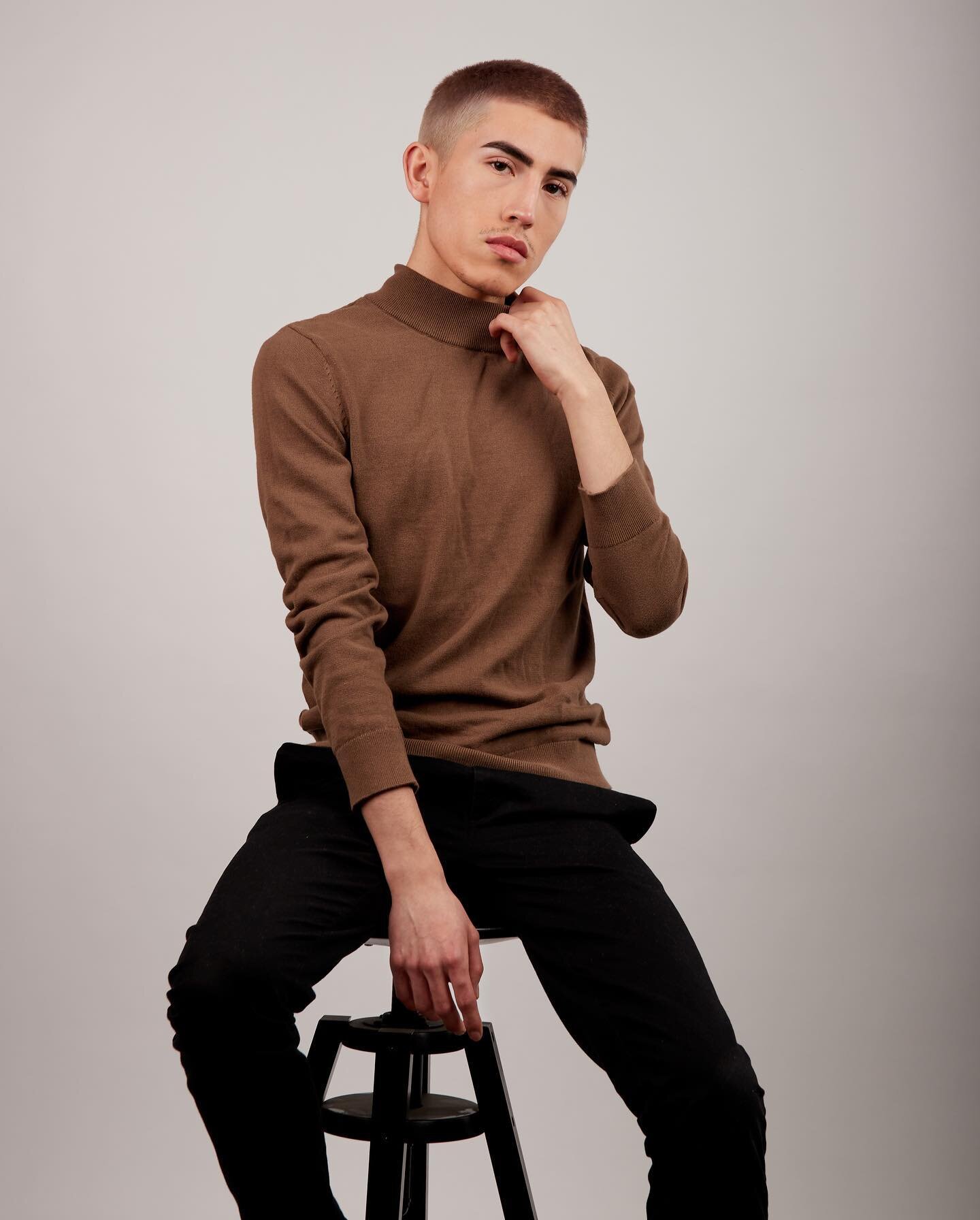 Portraits &amp; Headshots for @brianbrooklynm 
Studio: @aperturaphotographystudio 
Lighting: @godoxlighting 
Backdrop: @savageuniversal