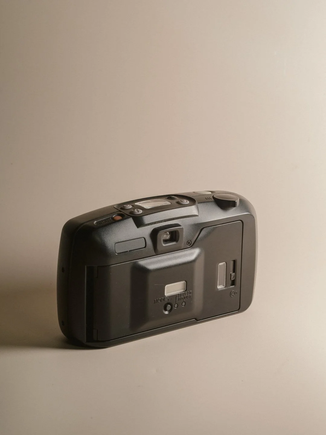 20260608_RefurbishedFilmCameras_By@LeviCalebAllan_051.jpg
