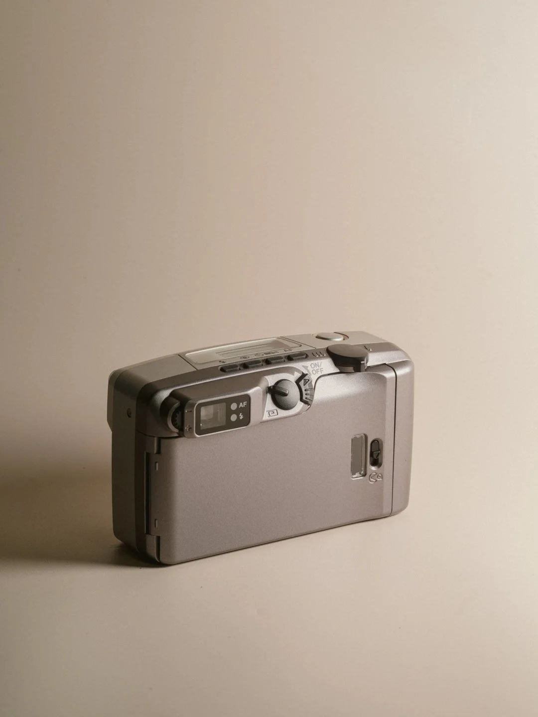 20260608_RefurbishedFilmCameras_By@LeviCalebAllan_049.jpg