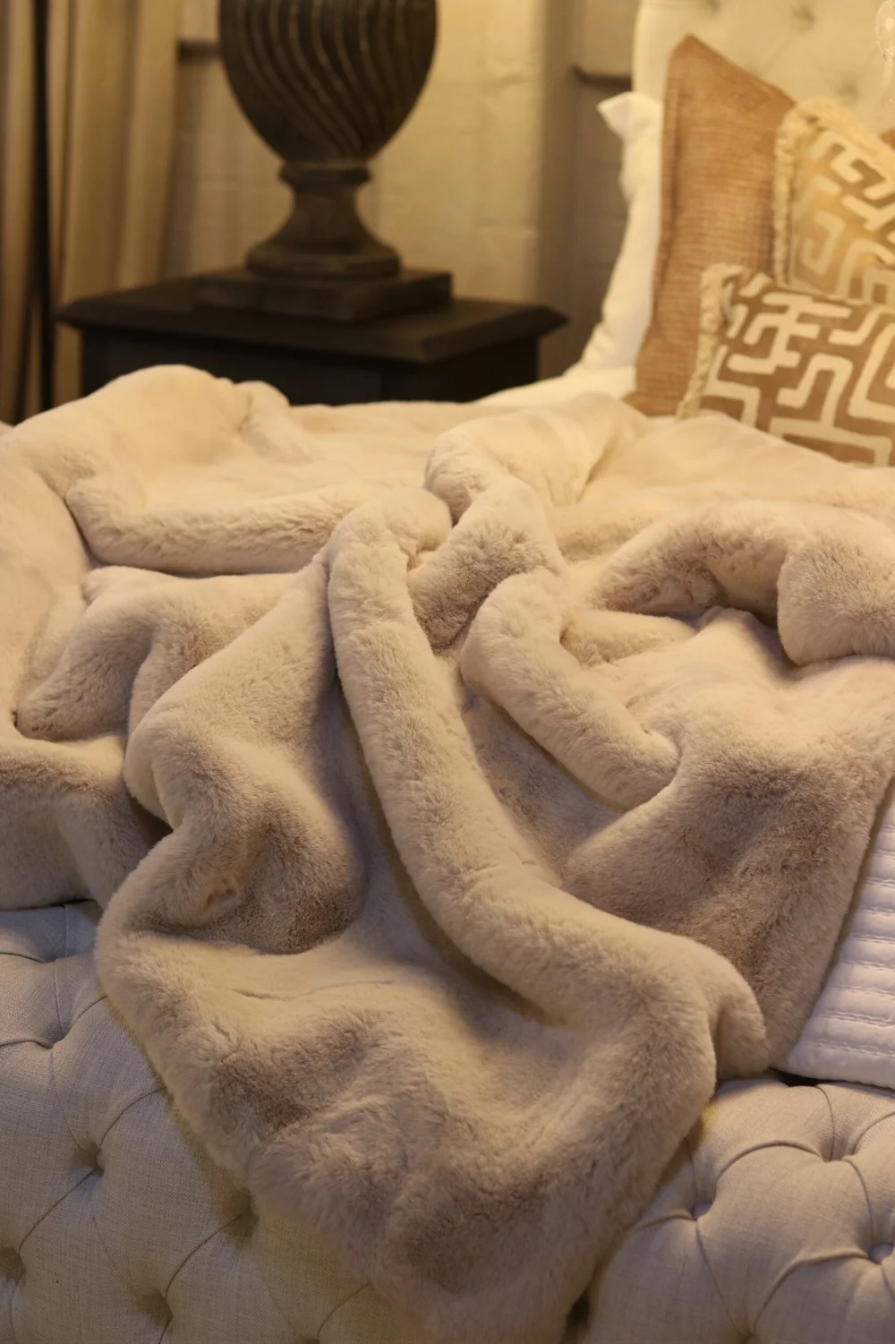 Extra Soft Light Beige Fur Throw CCco