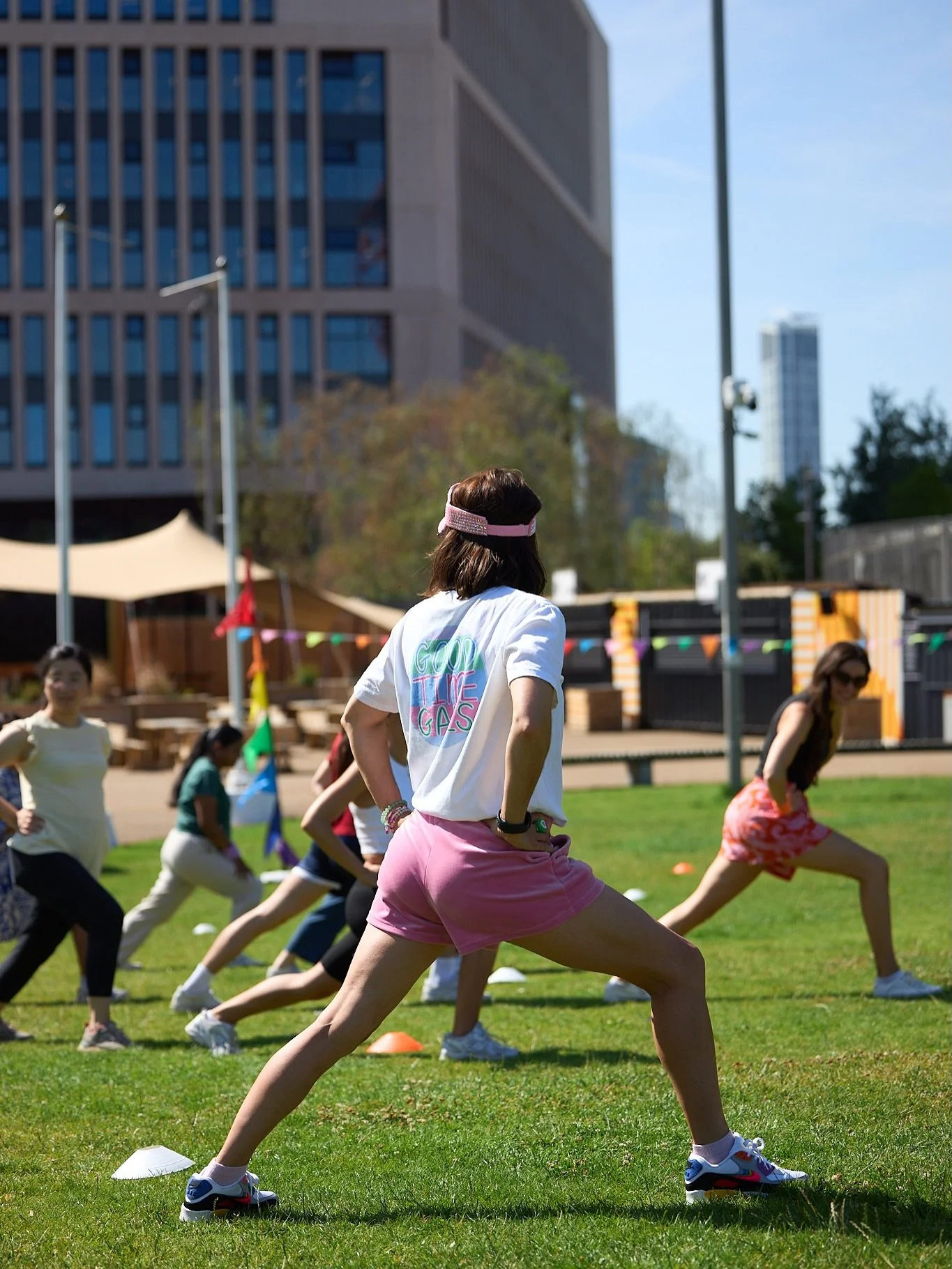 Summers coming, it&rsquo;s time to stretch it out babes! ☀️

🤳: Sports Day @ Olympic Park 

#thingstodoinlondon #summerparty #sportsday