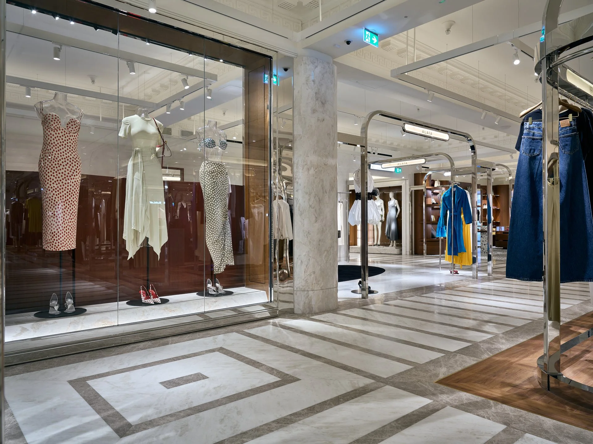 Harrods WIDC flooring and wall cladding by stoneCIRCLE - photo Marco Joe Fazio STUDIO