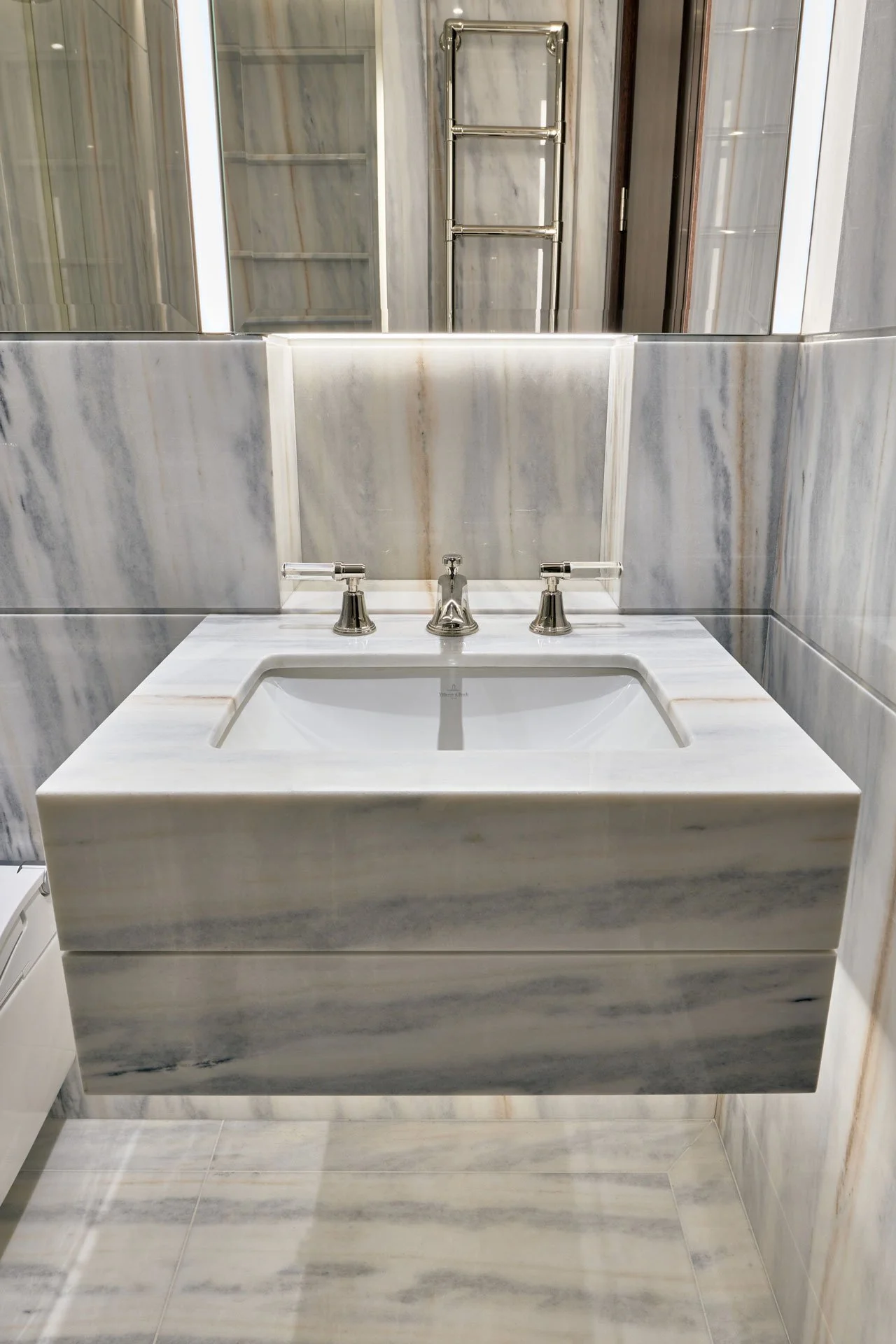 Bianco Lasa marble bathroom by stoneCIRCLE - photo Marco Joe Fazio Creatives