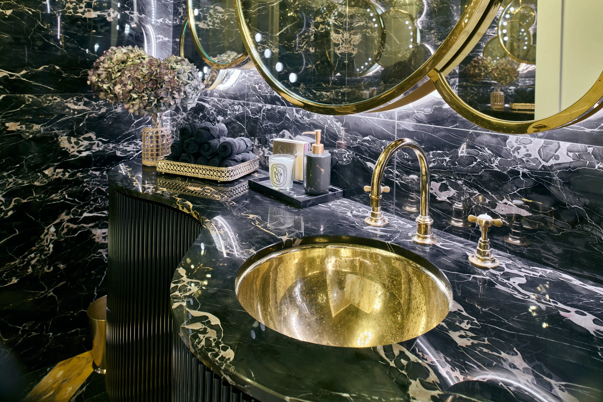 Nero Portoro vanity and wall cladding by stoneCIRCLE - photo by Marco Joe Fazio Studio