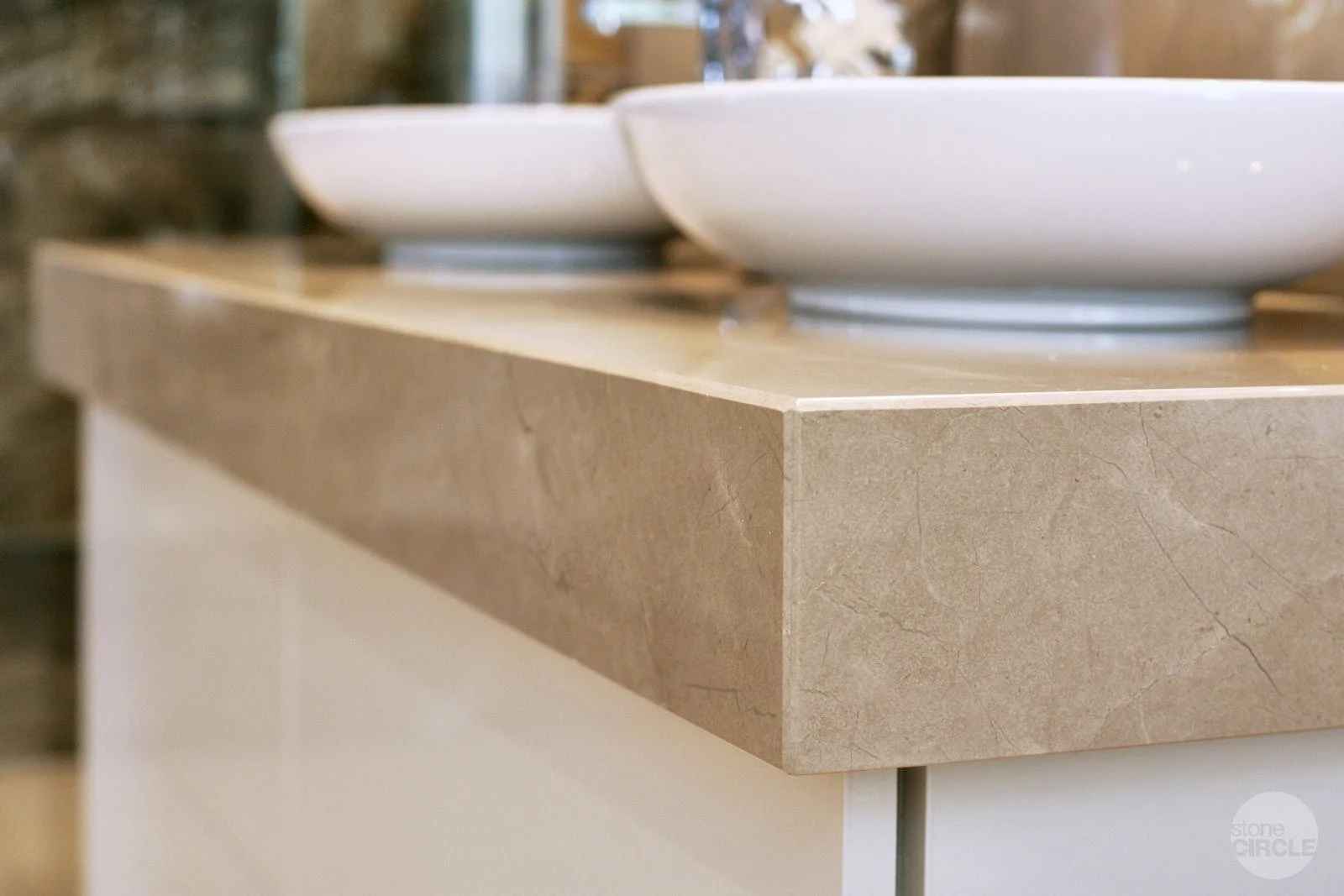 bathroom stonework by stoneCIRCLE