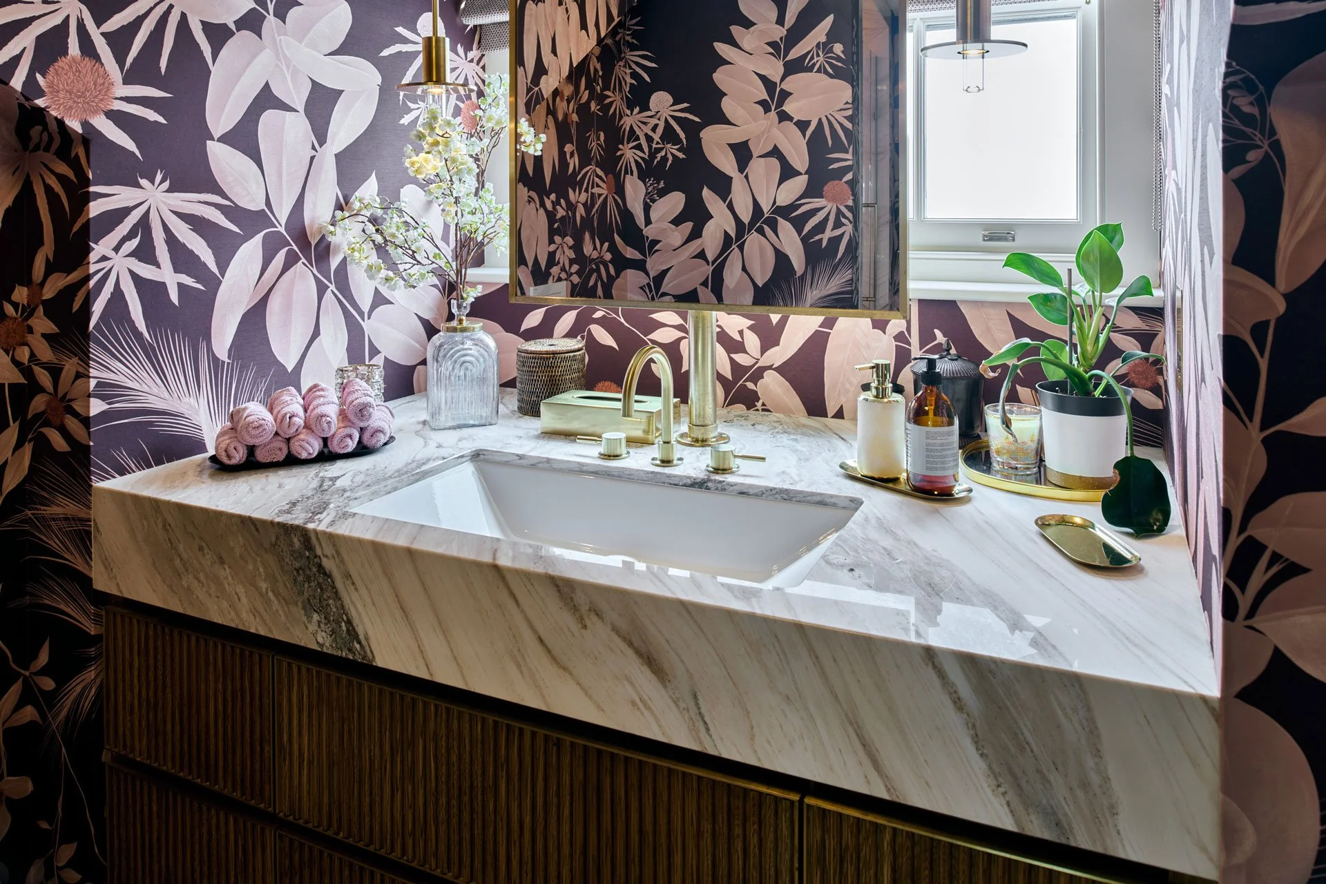 Palissandro Classico marble vanity unit by stoneCIRCLE - photo Marco Joe Fazio Creatives