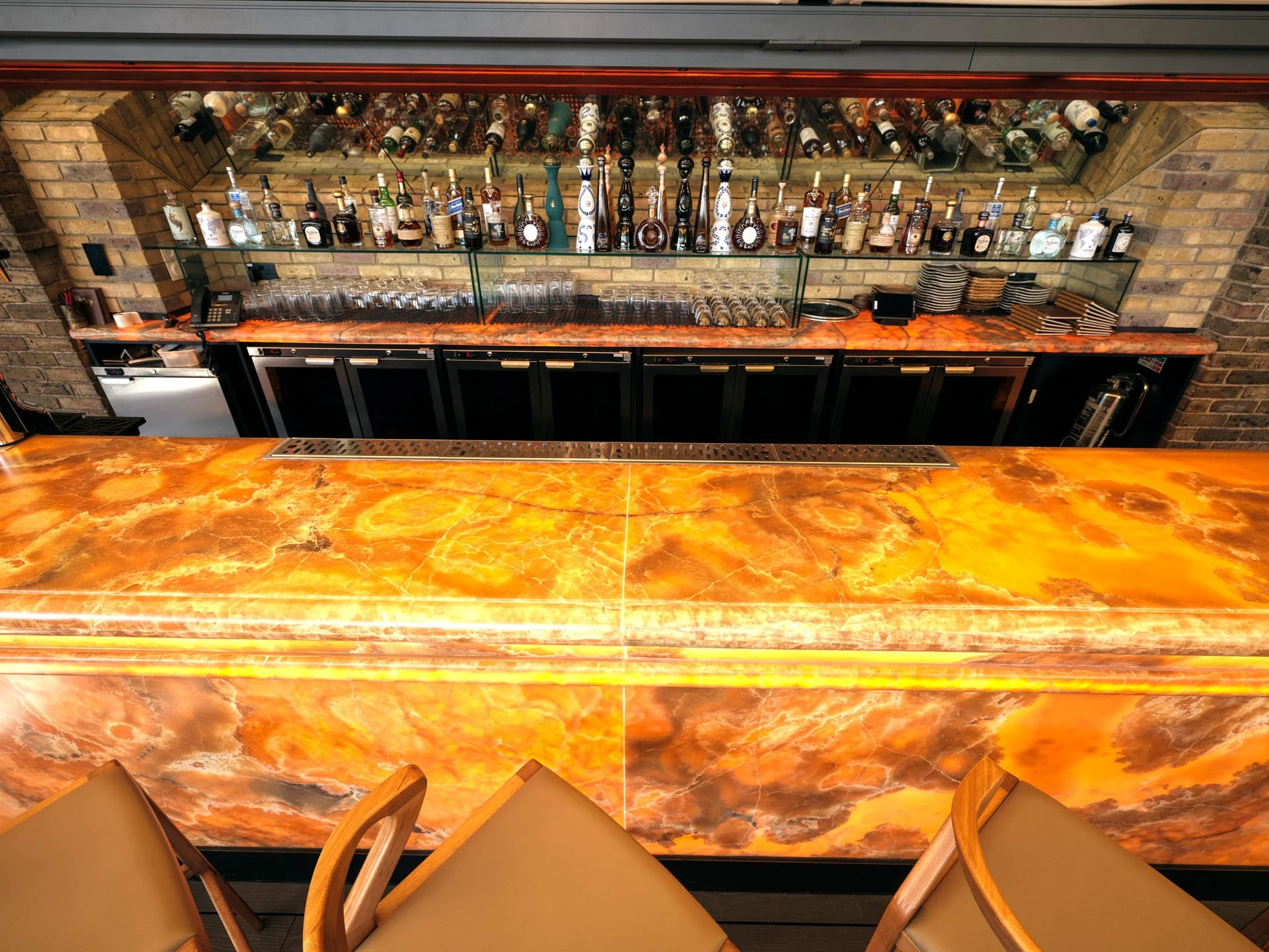 Chocolate Onyx bar by stoneCIRCLE at The Chesterfield Mayfair - photo Marco Joe Fazio Creatives