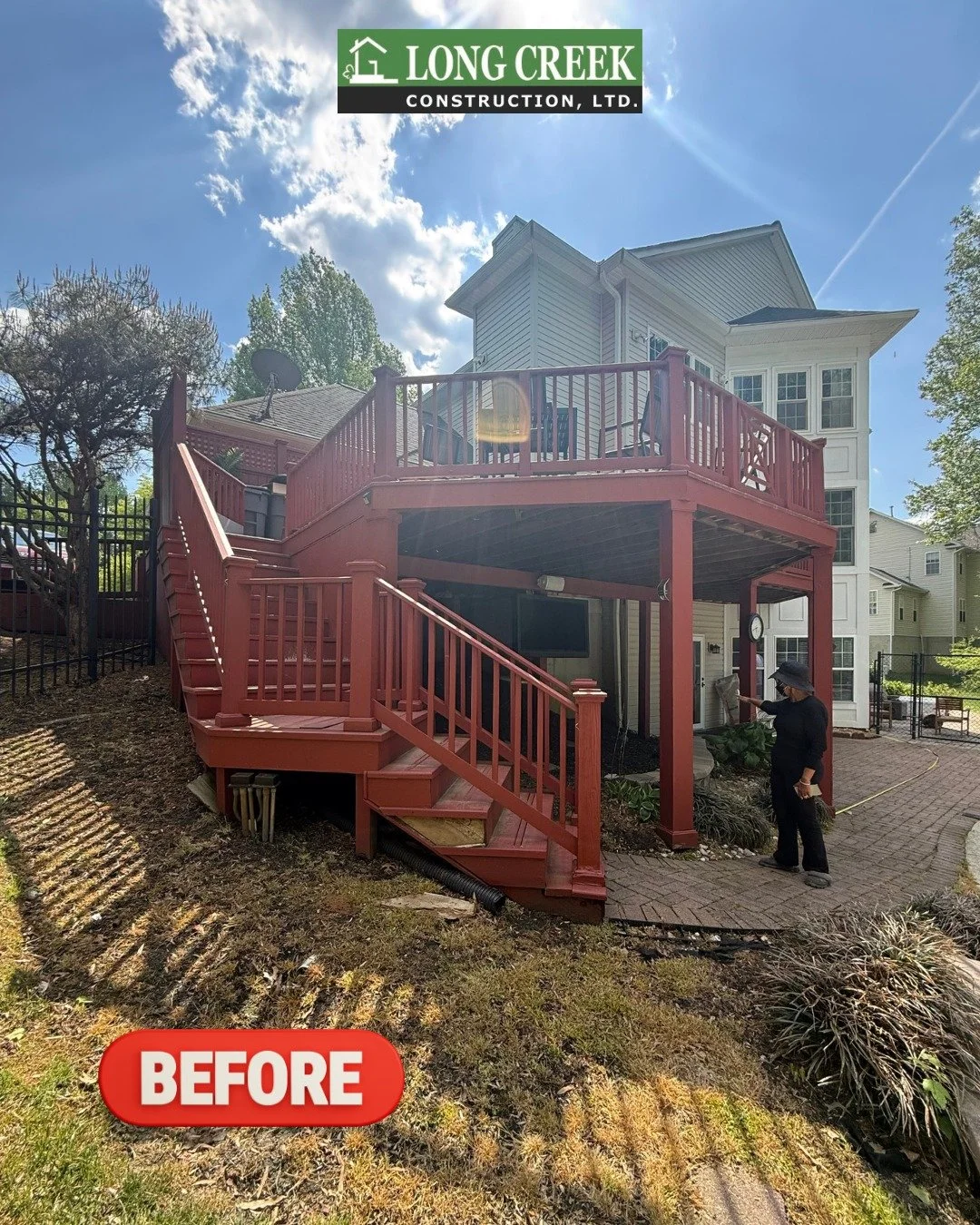 Wow, what a transformation✨! This customer got a MAJOR backyard upgrade, featuring an @ezebreezehome screen porch and a @timbertech open deck with an under deck water drainage system. 

Perfect for entertaining guests or simply resting &amp; relaxing