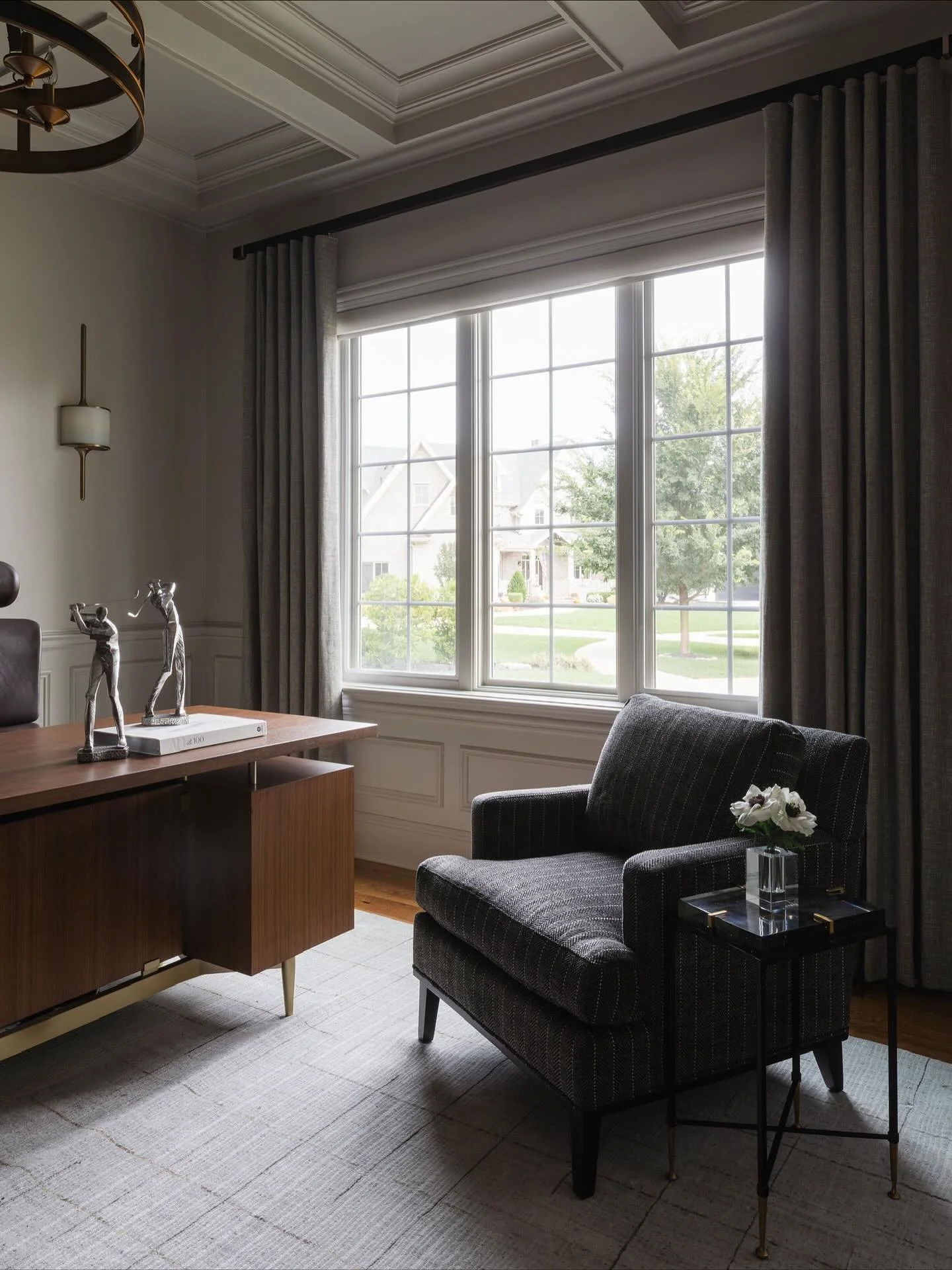 We customized this upholstered chair with a menswear fabric, giving their home office a tailored look.

📸 : @yandbinteriorsphotography 
#imaginethatdesign #interiors #office #uphlostery