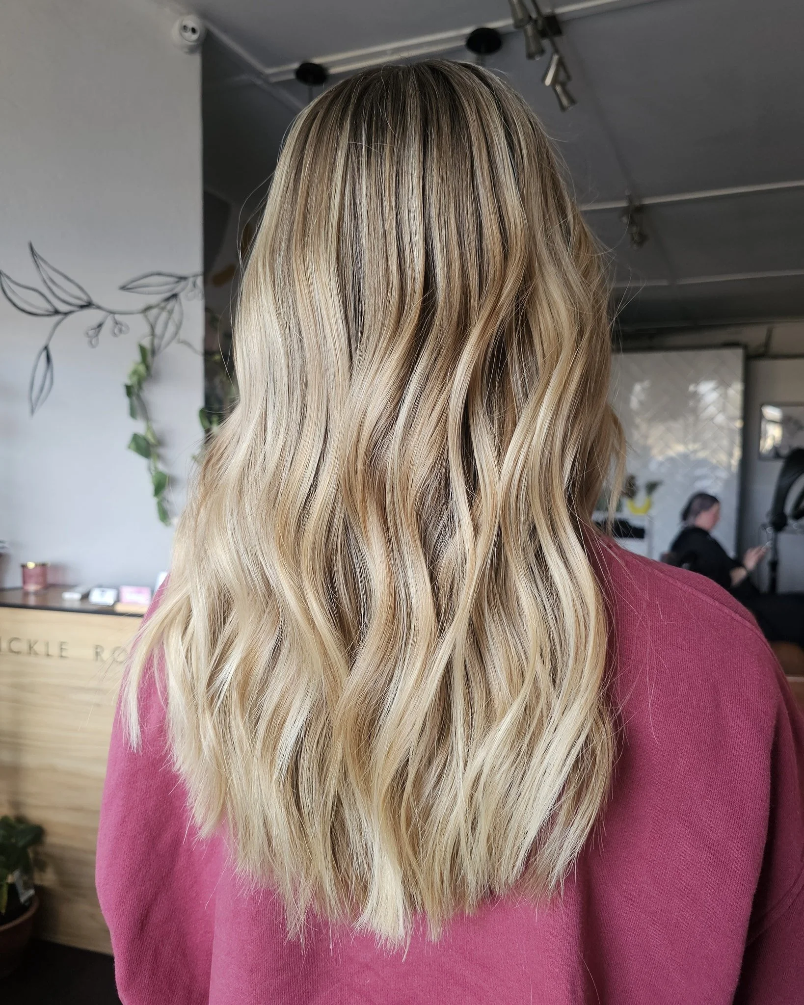 Balayage so seamless it&rsquo;s basically summer in your hair 🌞🌸 Lived-in blonde + beachy waves = perfection 💫 #HairGoals  #hair #salon #adelaidehair #warradale