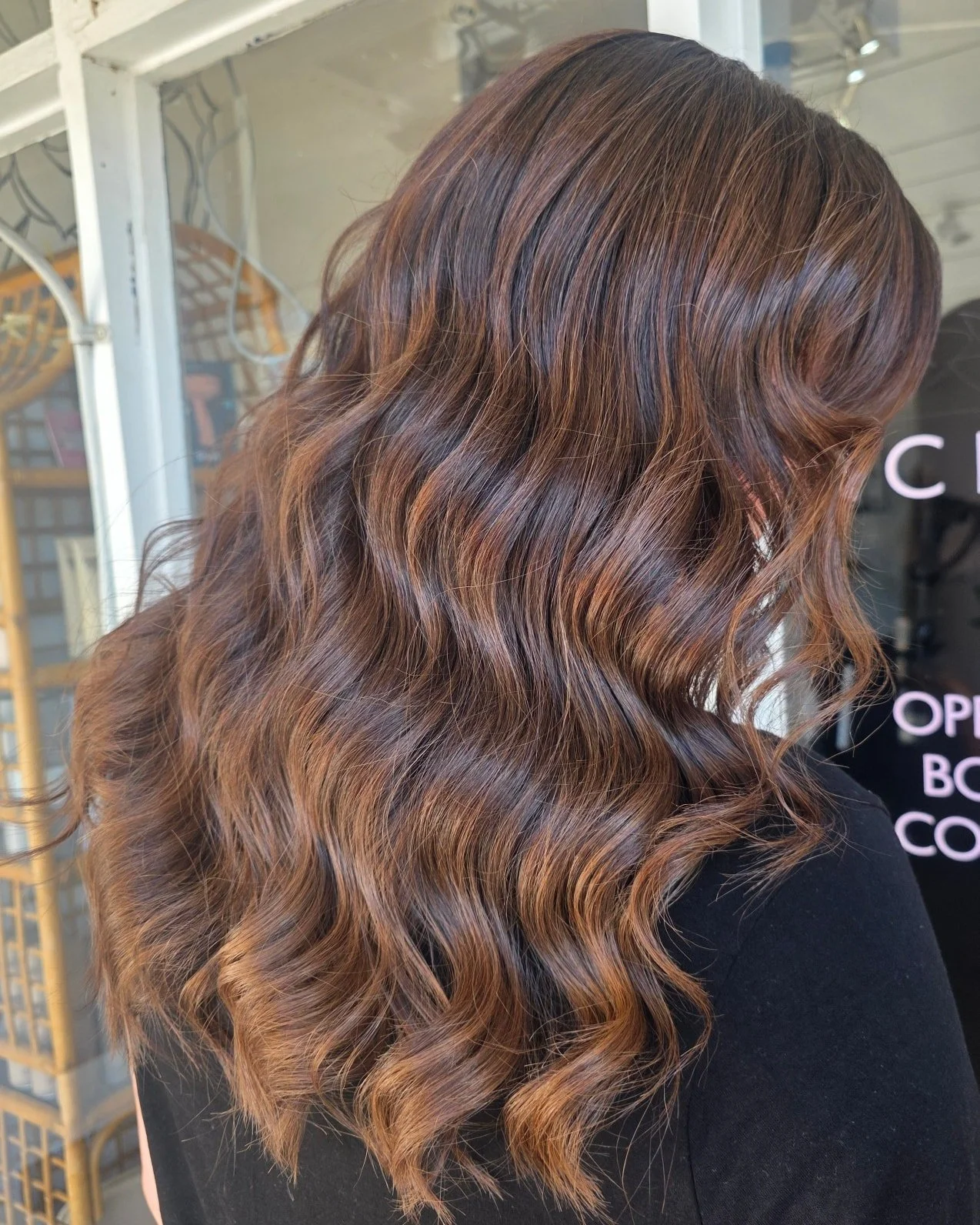 Soft waves, warm tones, seamless blend 🤎
The kind of brunette that catches the light from every angle.
#salon #adelaidehair #adelaidesalon #warradale #hair