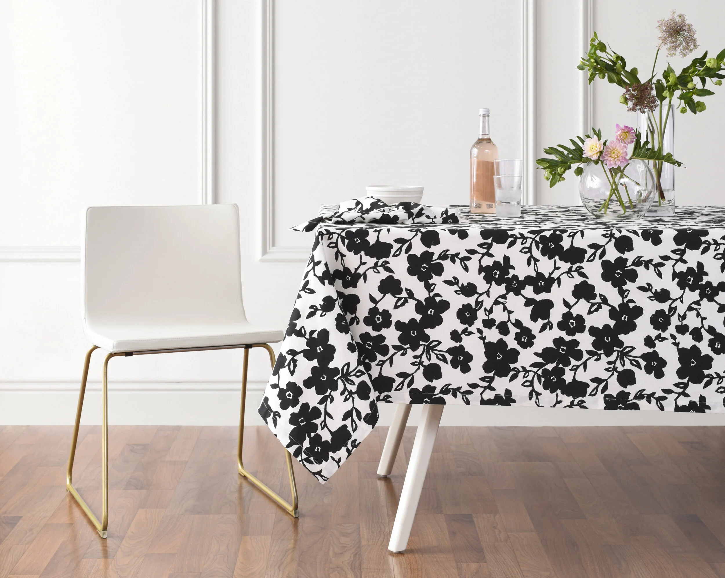 KS_PRIMROSE DRIVE_RECTANGLE TABLECLOTH_LIFESTYLE.jpg
