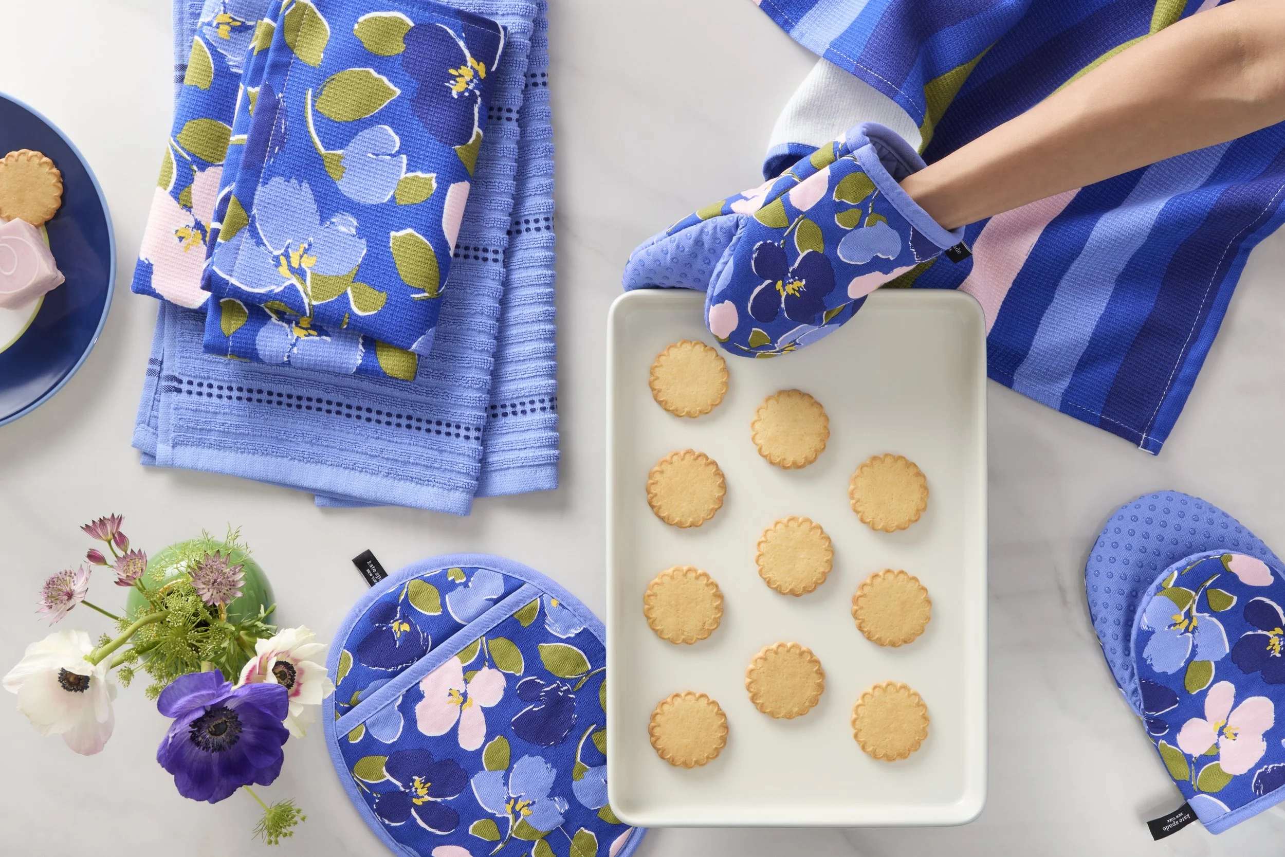 KATE SPADE_PAINTERLY BOUQUET_KITCHEN PARTS_COMBO-LIFESTYLE.jpeg