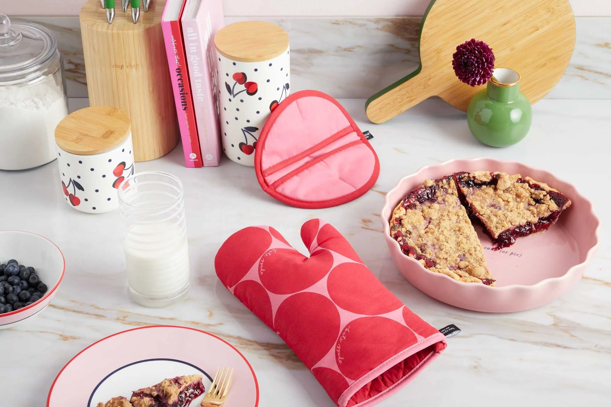 KATE SPADE_JOY DOT_RED ROSE_OM GRABBER_LIFESTYLE.jpg