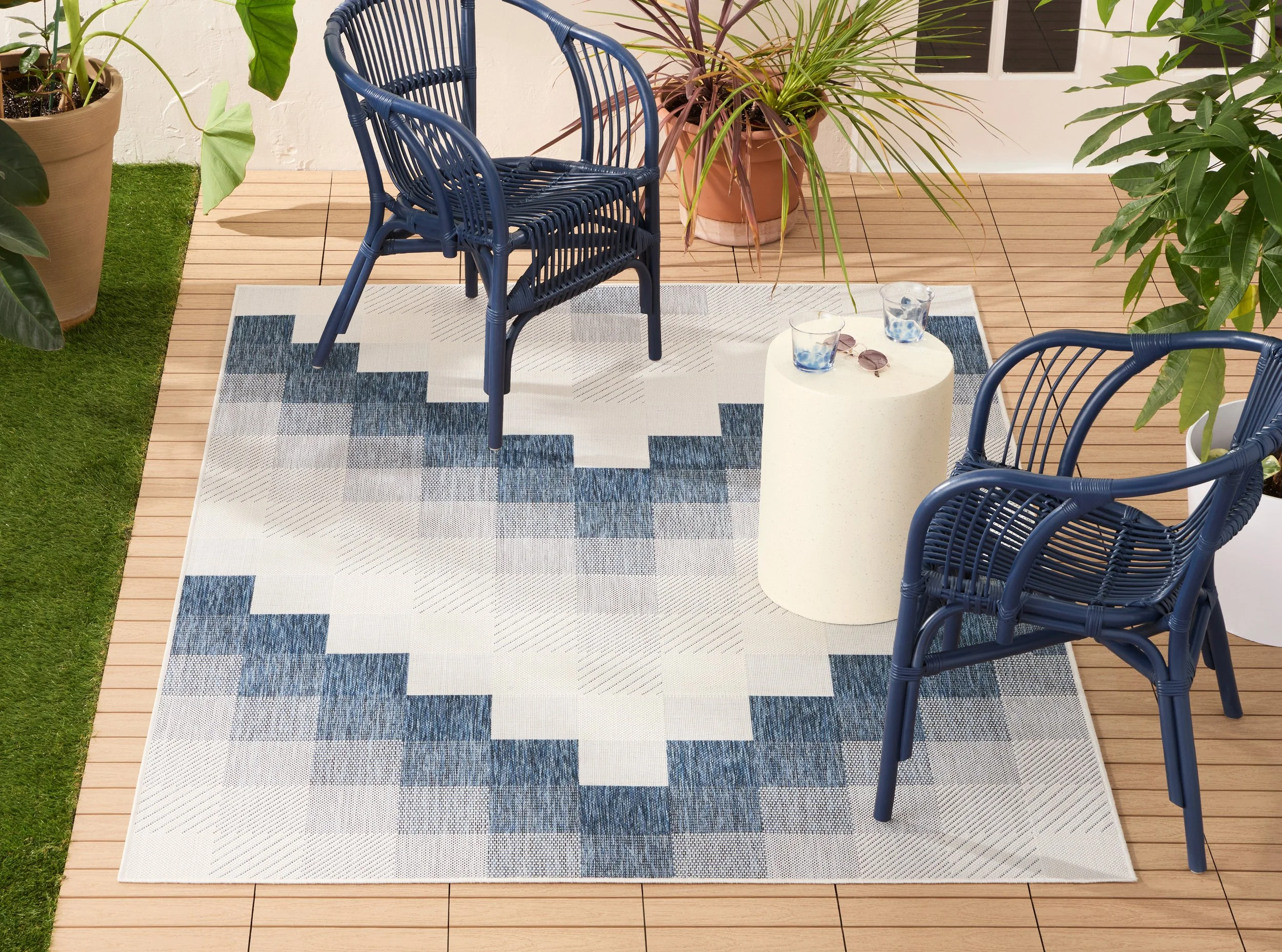 NICOLE MILLER_PATIO COUNTRY OMBRE CHEVRON_NAVY_AREA RUG_SIMPLE-01.jpg