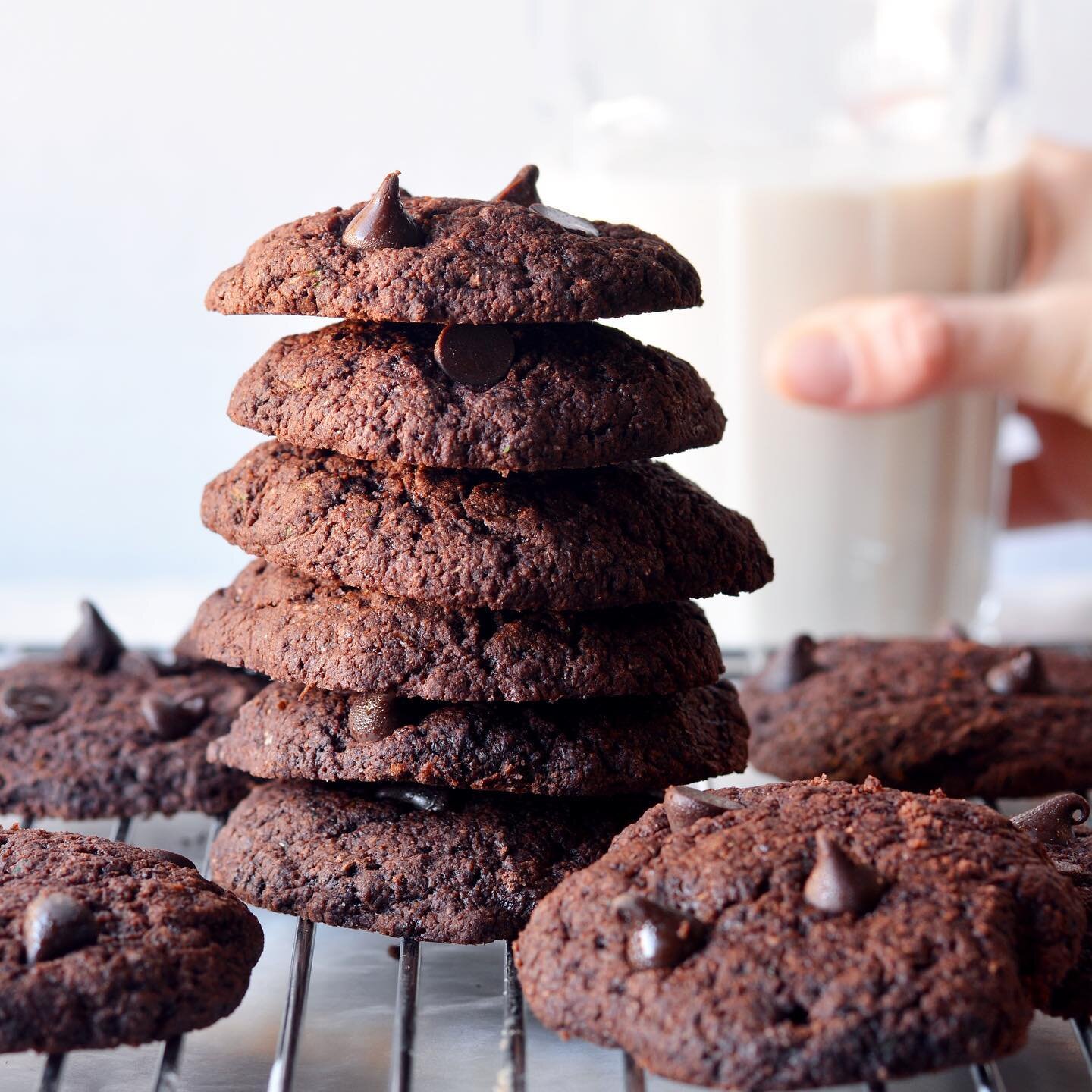 ✨Double Chocolate Zucchini Cookies✨

These cookies are so chocolatey, you&rsquo;d never guess they are secretly stuffed with zucchini (the secret ingredient that makes them extra soft and melt inside!).

🌱Reserve yours with next week&rsquo;s dinners