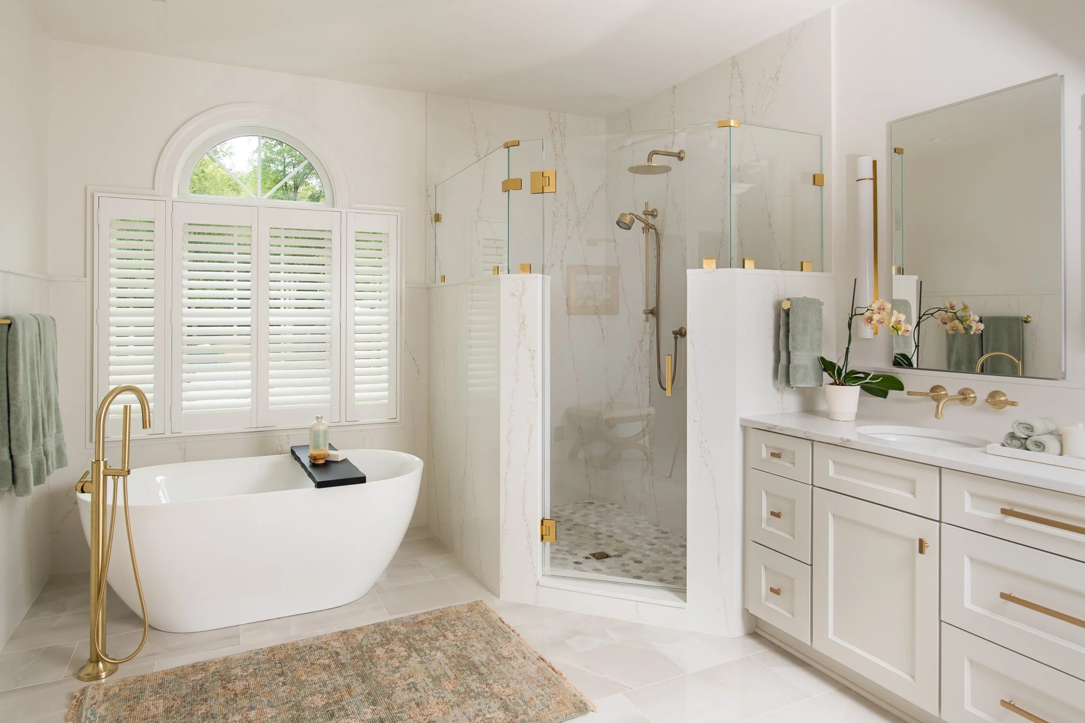 romantic suite bedroom Design-10-min.jpg