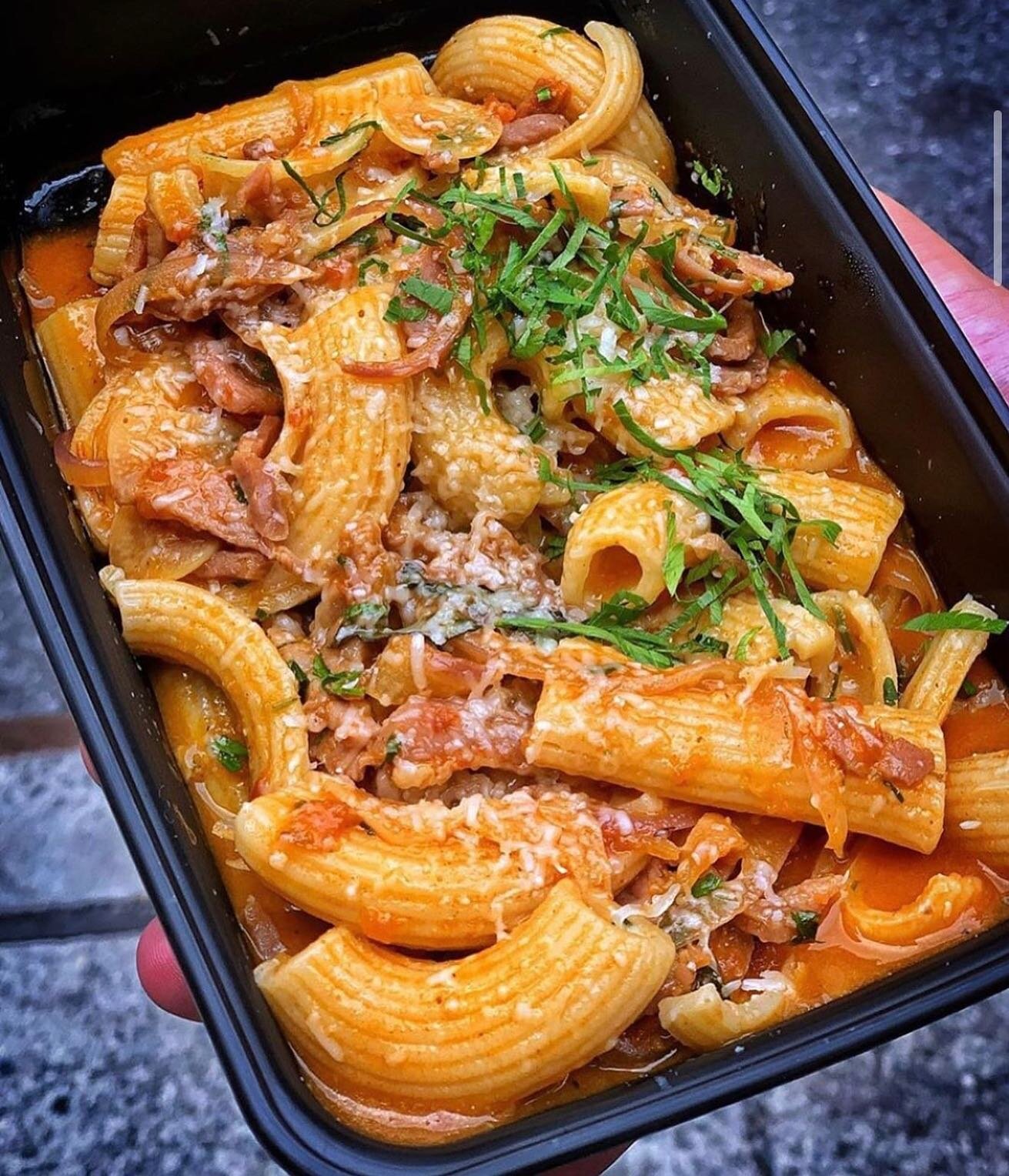 Love don&rsquo;t sauced a thing 🍝 Have you tried our Rigatoni all'Antico?
&bull;
Featuring: Antico Noè's Spicy Tomato Sauce, Prosciutto Crudo, Red Onions, Garlic, White Wine, topped with Parmigiano Reggiano Cheese
&bull;
Order now for CURBSIDE PICK