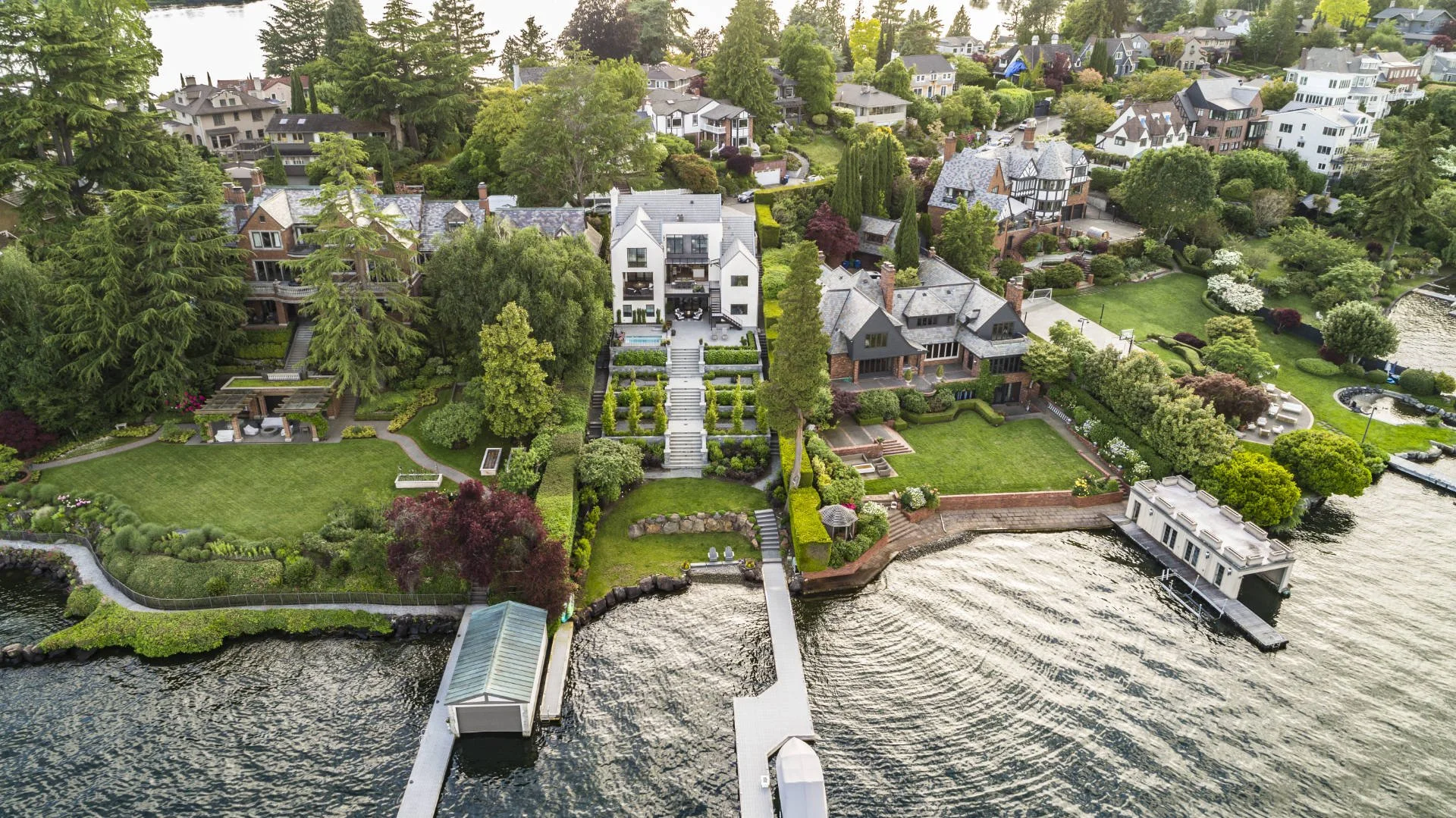 1 - LAURELHURST-NEW HOME- PAUL-MOON-DESIGN-ARCHITECTURE-SEATTLE-EXTERIOR-HERO.jpg