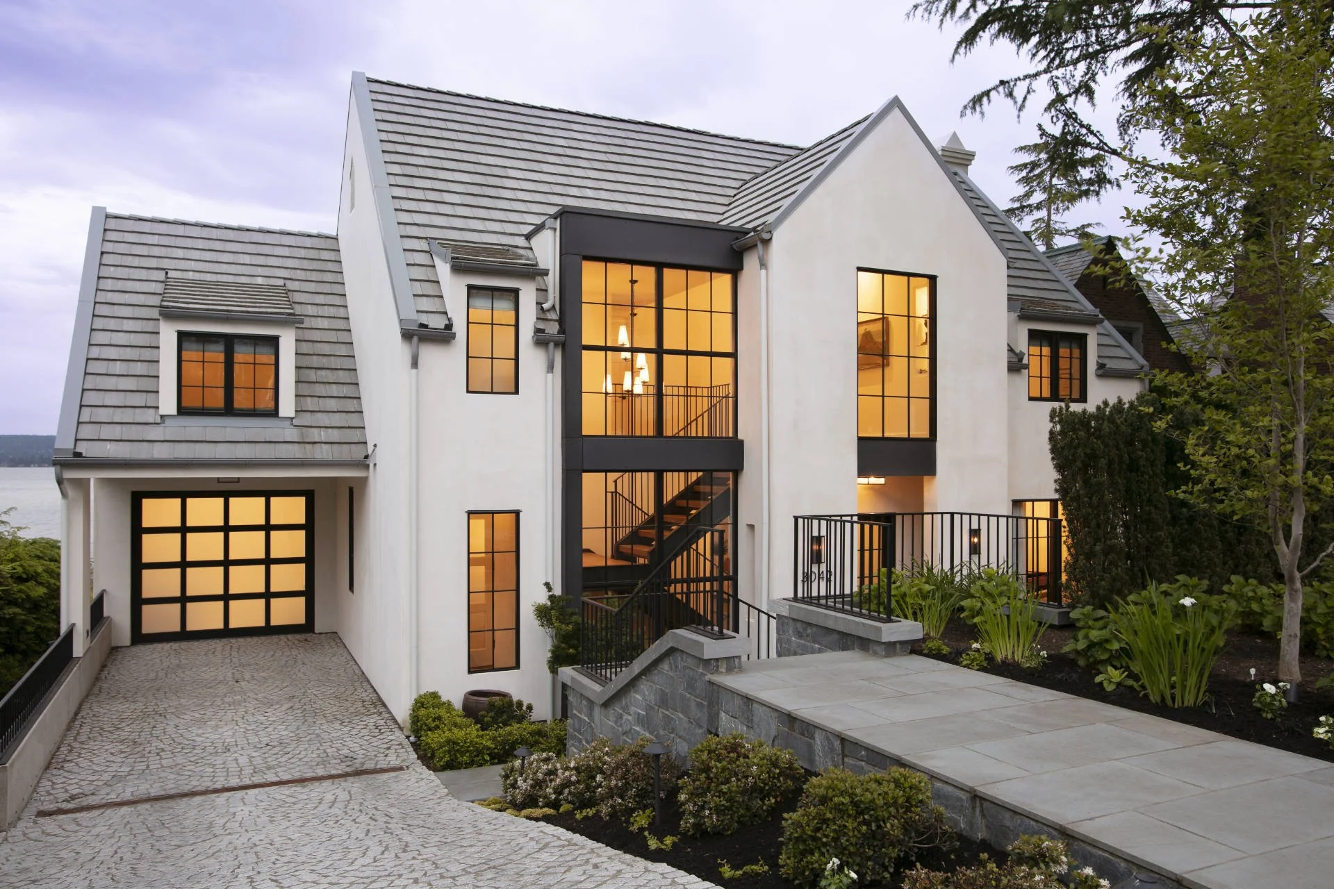 13 - LAURELHURST-SEATTLE-NEW-HOME-RESIDENTIAL-ARCHITECTURE-MODERN-EXTERIOR-ENTRY-HERO.jpg