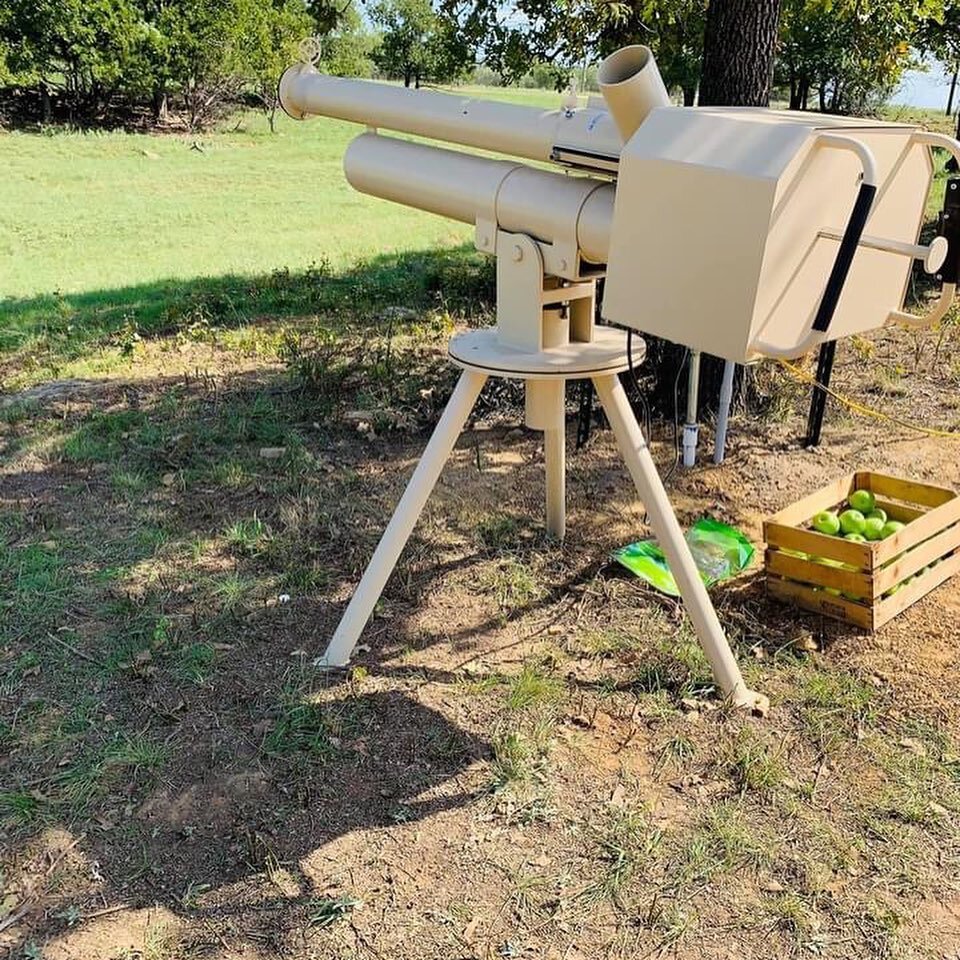 🍎 🍏 🍎 🍏 🍎 
COME TRY OUR APPLE CANNON 

We open this Friday!!

 Buy your tickets online in advance and SAVE 👉🏻http://www.jacksboropumpkinpatch.com/
&bull;
&bull;
#pumpkinpatch #pumpkinHarvest #seasonalfarming #pumpkineverything #ilovefall #fall