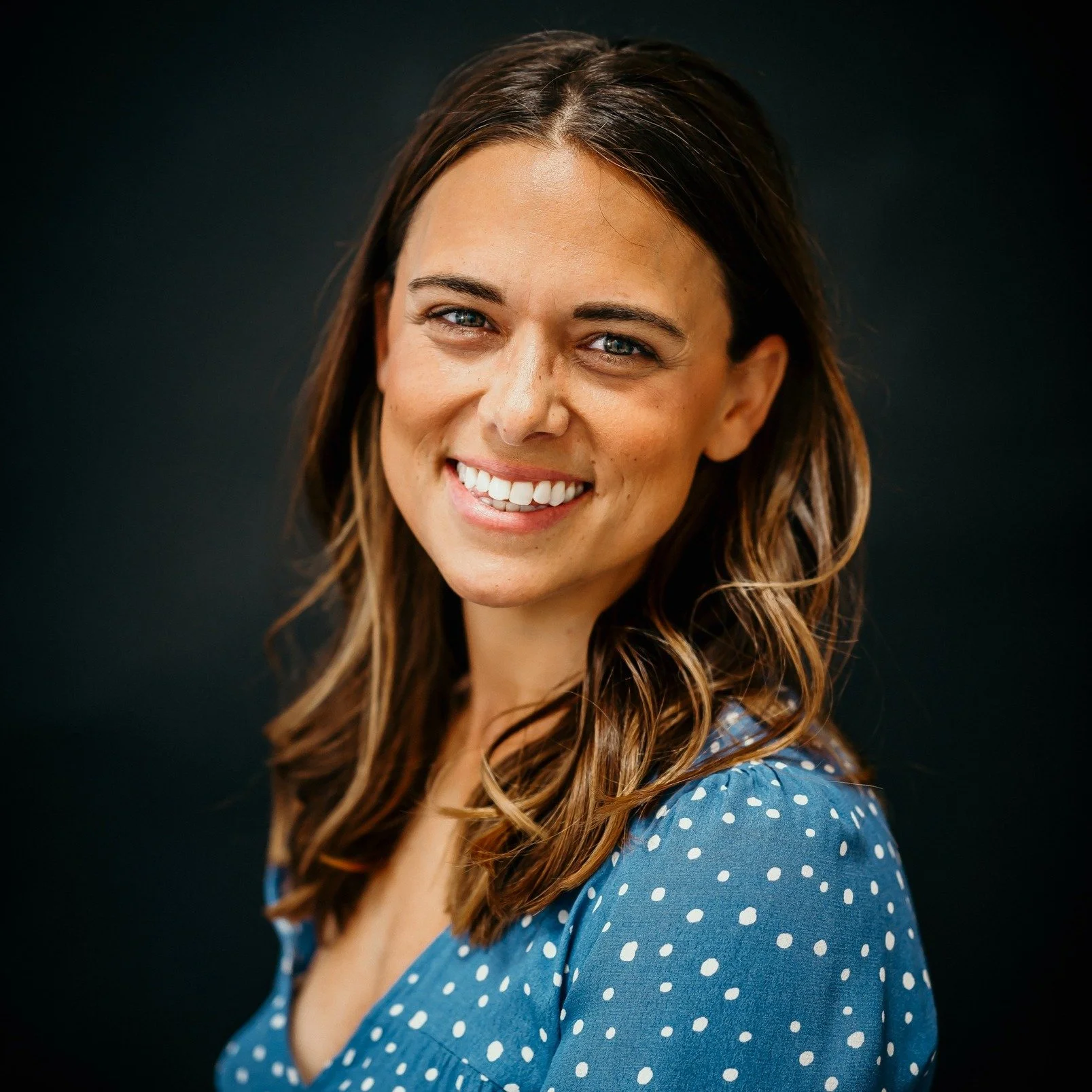 Season 2, Episode 93: From Outlander to Comedy and Learning from Mistakes with Kelly Bandas