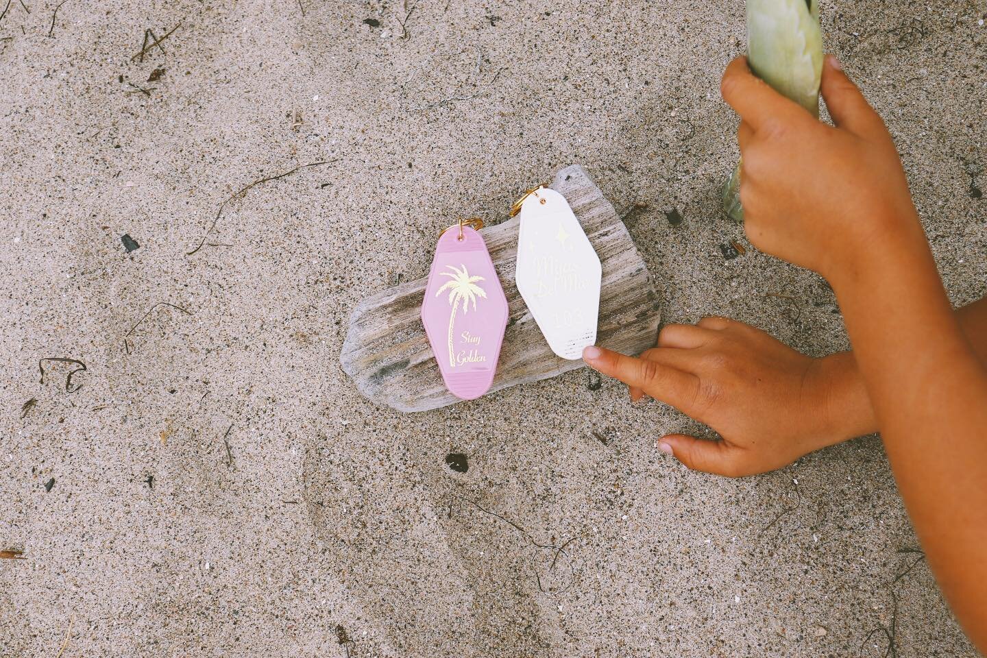 Finders keepers 👀🤍 

#mijasdelmar #california #surf #surfergirl #surfculture #backtoschool #keychain