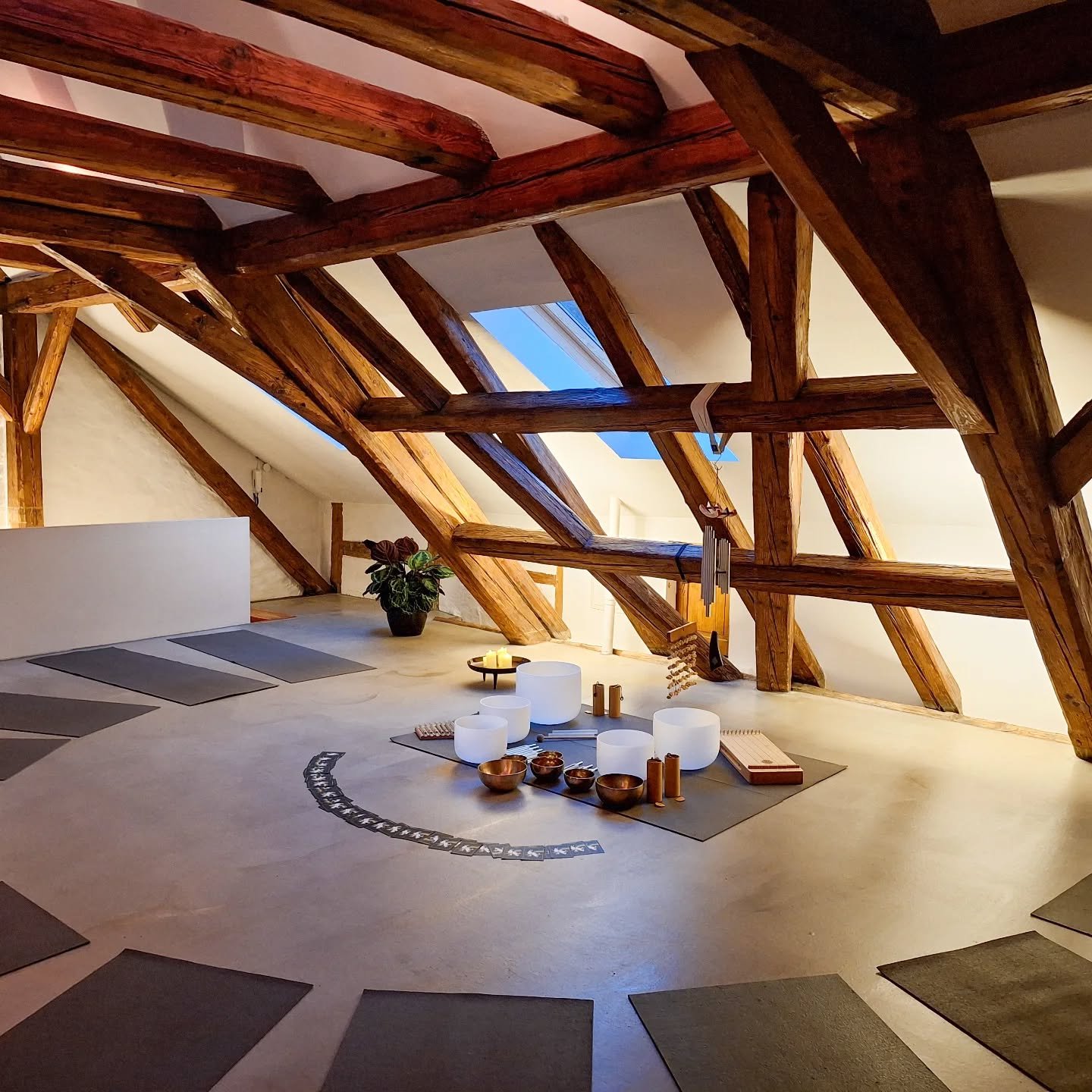 Danke f&uuml;rs Dabeisein! Die n&auml;chste Gelegenheit gibt's am 20.12. beim Yoga, Kakao &amp; Klang 🫶 freu mich schon 😊

#soundbathvorarlberg #soundhealing #yogaevent #kakaozeremonie #yoga #klangschalen #klangreise #Klangmeditation