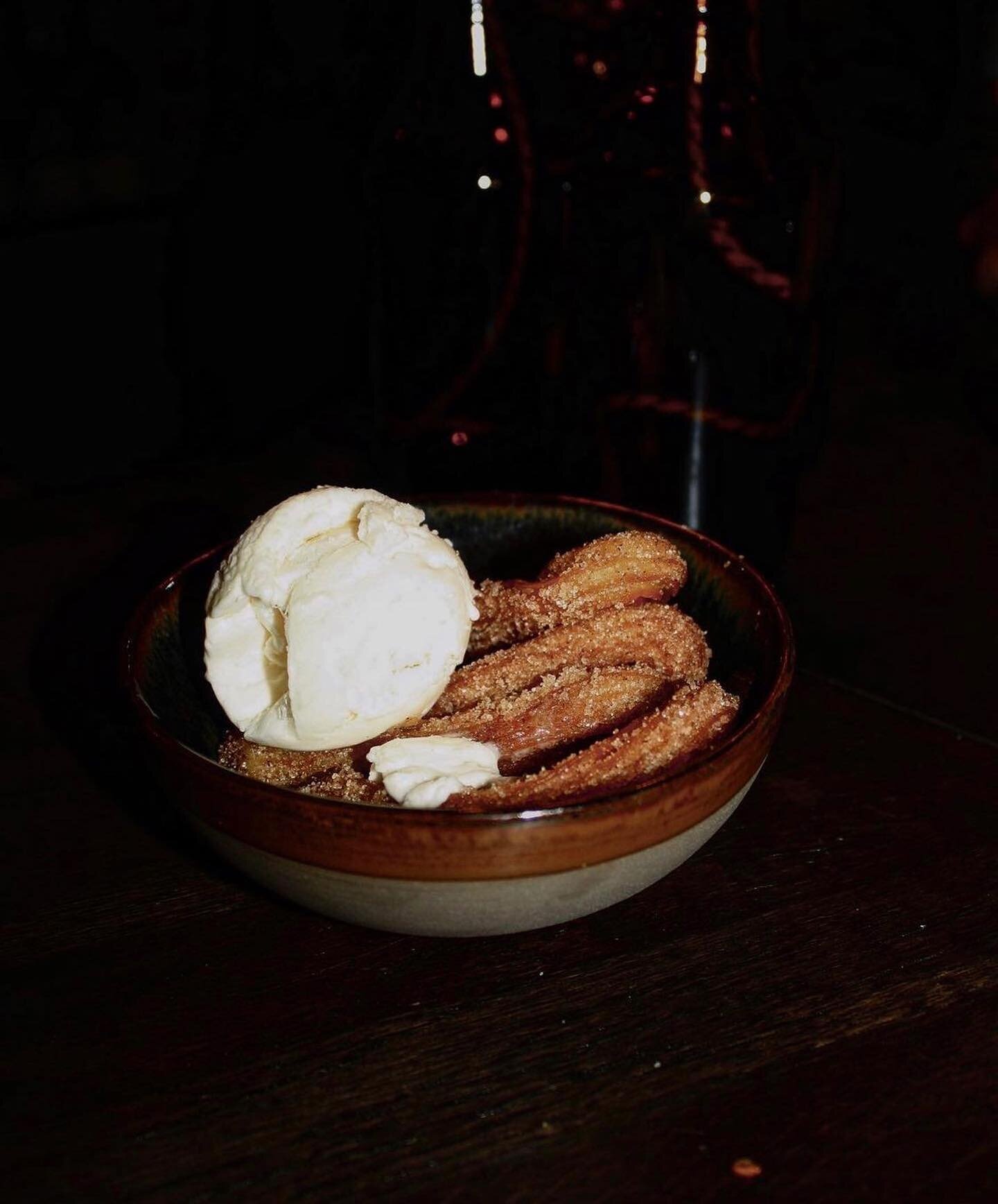 CHURROS 🍨
Sch&ouml;nen churros i kanelsocker med vaniljglass. Lecker! 

WILLKOMMEN! BIERHAUS!

#bierhauslkpg #link&ouml;ping #churros