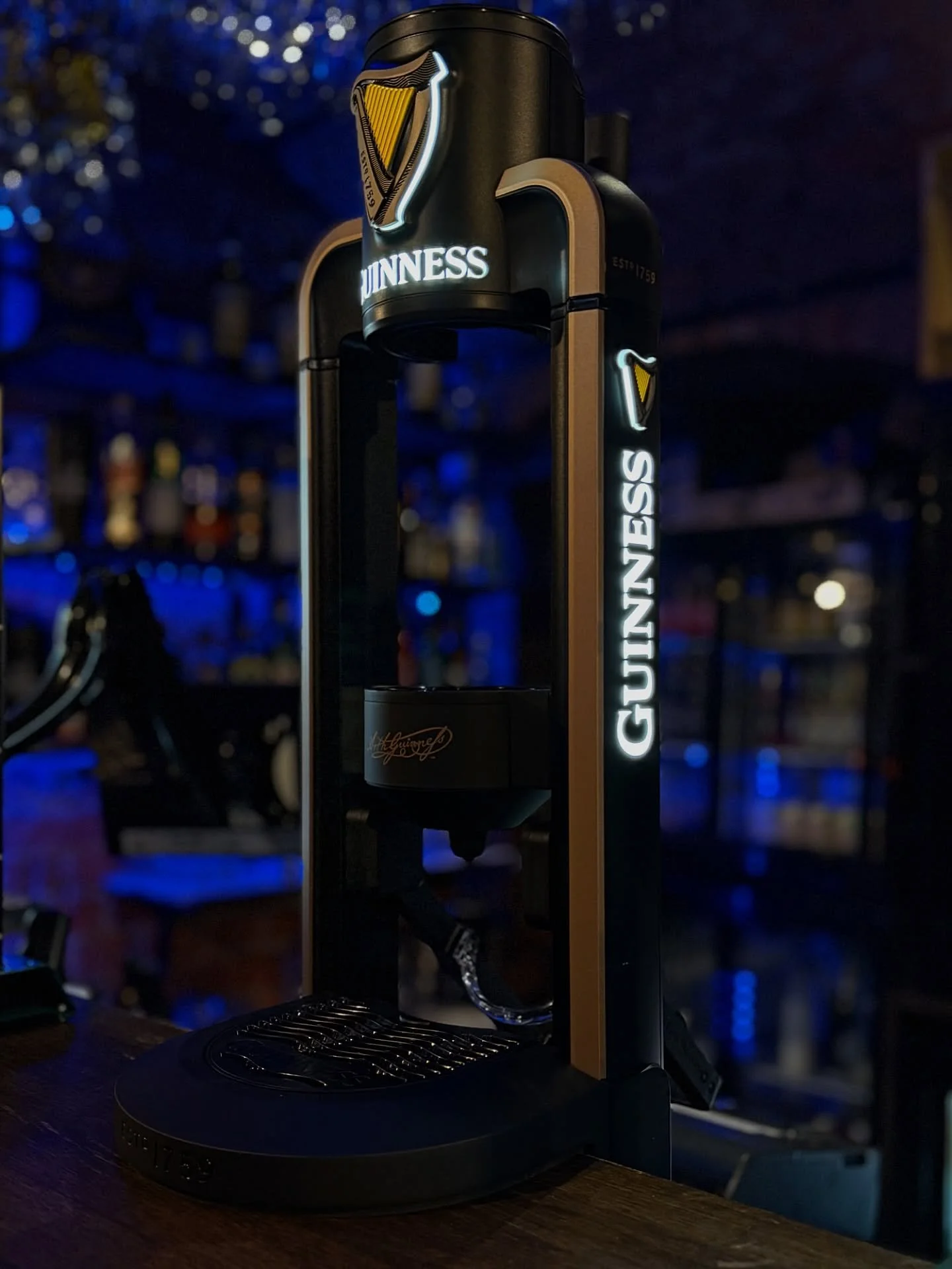 Hej alla Guinness&auml;lskare! 🍻
Vi har fantastiska nyheter!

Bierhaus har nu g&aring;tt med i Guinness-familjen &ndash; och vi firar det med v&aring;r nya, stilrena Guinness-maskin som serverar perfekt pressad Guinness varje g&aring;ng.

Kom f&ouml