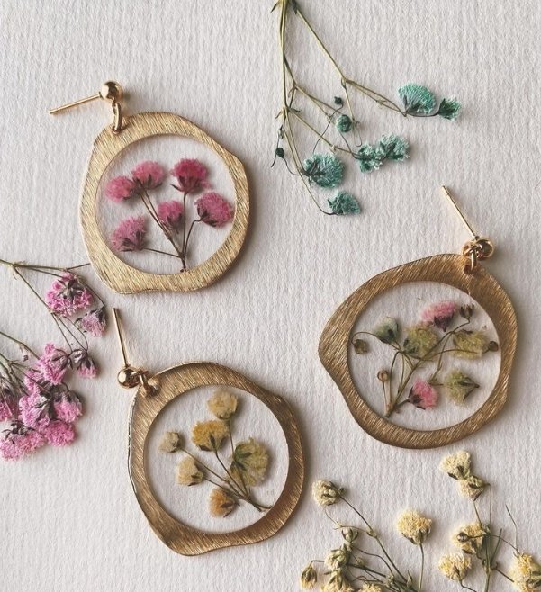 #FOLLOWFRIDAY Mother's Day Market Edition!

The Market at Killdeer Farms is next Saturday, and we are absolutely delighted to introduce you to Ashley at @mtrainiercreations. From her art studio in Freeport, Ashley creates one-of-a-kind jewelry made f