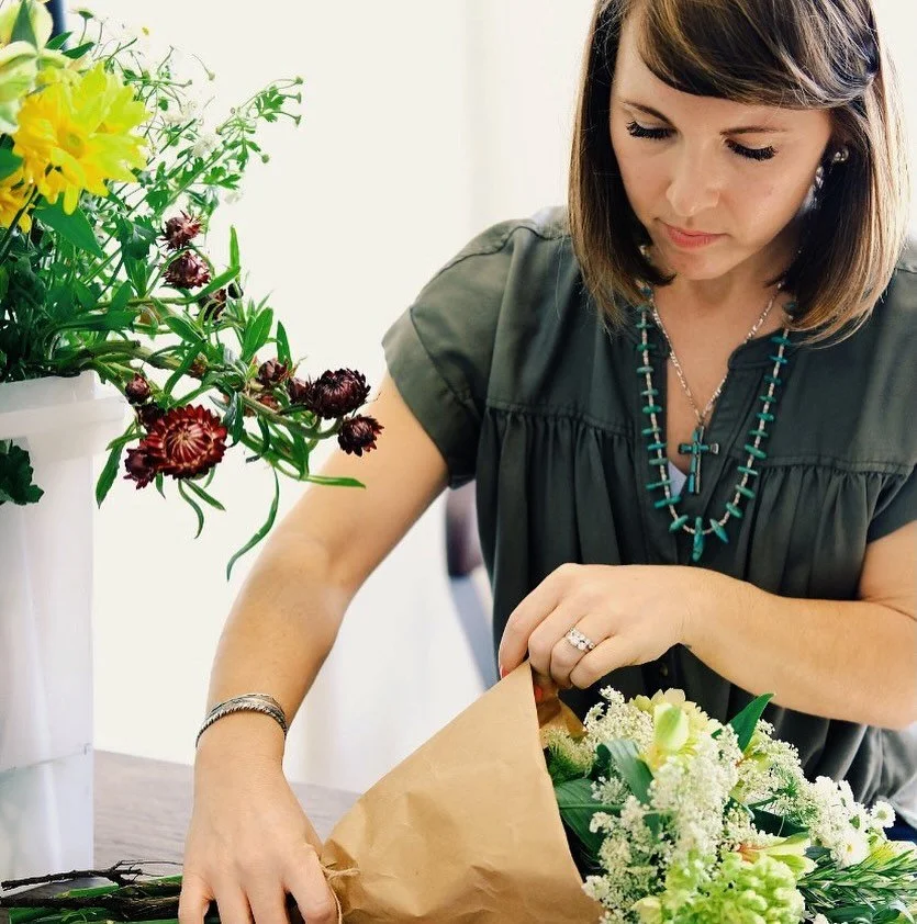 FIELD-TO-VASE! Sacramento loves to talk farm-to-fork. Seasonal produce. Local growers. Tomatoes that taste like summer.

But flowers? We tend to leave them out of the conversation.

Nearly 80% of cut flowers sold in the U.S. are imported, traveling t