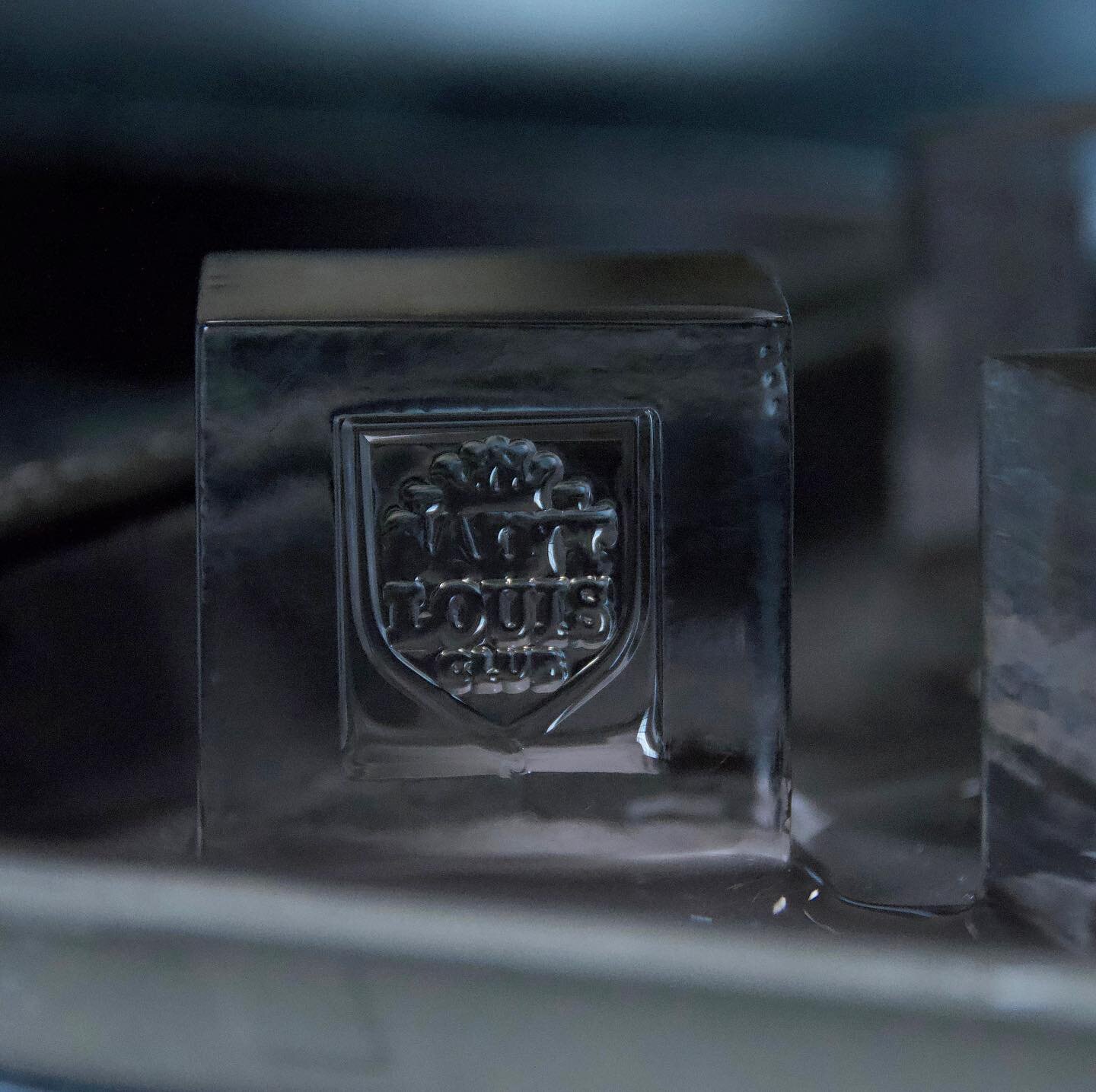 Our cubes are all 👏handmade 👏 with tons of love💙. Swipe to check the process on some gorgeous specialty cubes for our friends over at the Saint Louis Club🥃🧊 #saintlouisclub #niceicestl #customcubes #stl