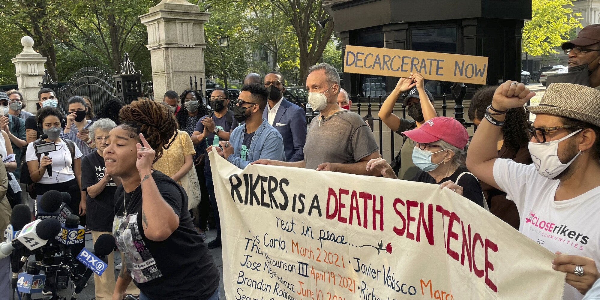 At Rikers Island, Inmates Locked in Showers without Food and Defecating in Bags