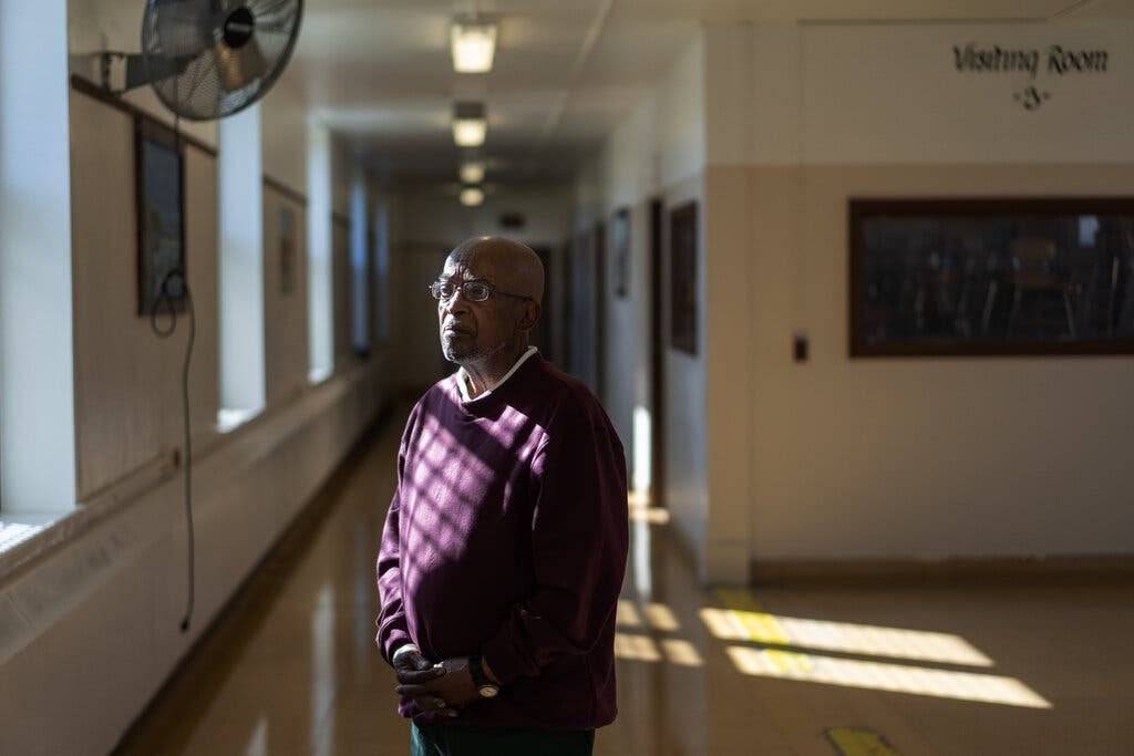 He Says He’s No Murderer. That’s Why He’s Still in Prison.
