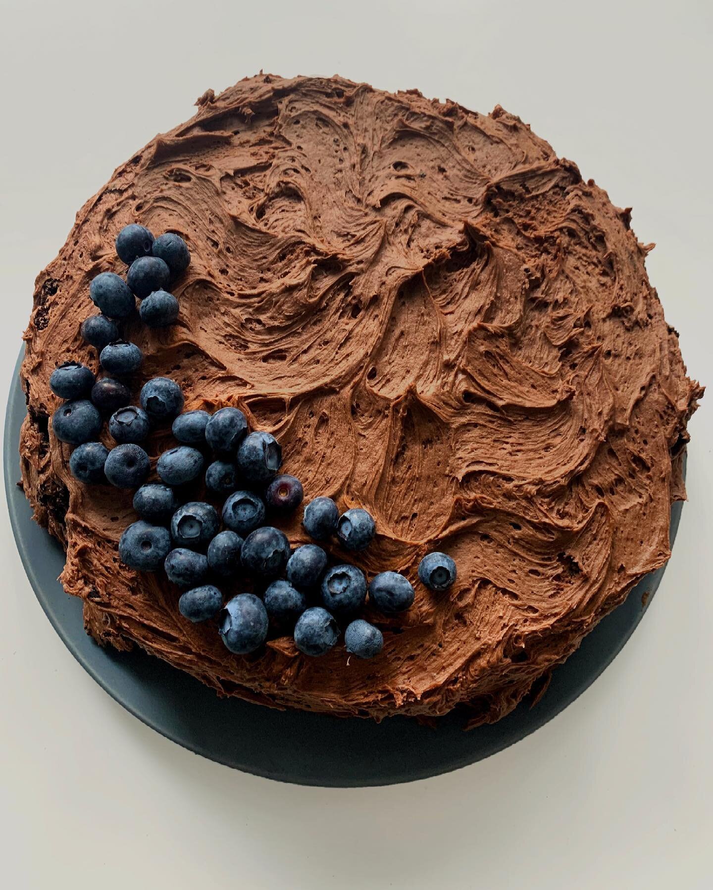 @buzzfeedtasty always gets their desserts right. I absolutely love this Ultimate Chocolate Cake recipe and it&rsquo;s definitely a fan favourite amongst my friends 

.

.

.
#yummy #yum #food #foodporn #dessert #delicious #deliciousfood #chocolate #c