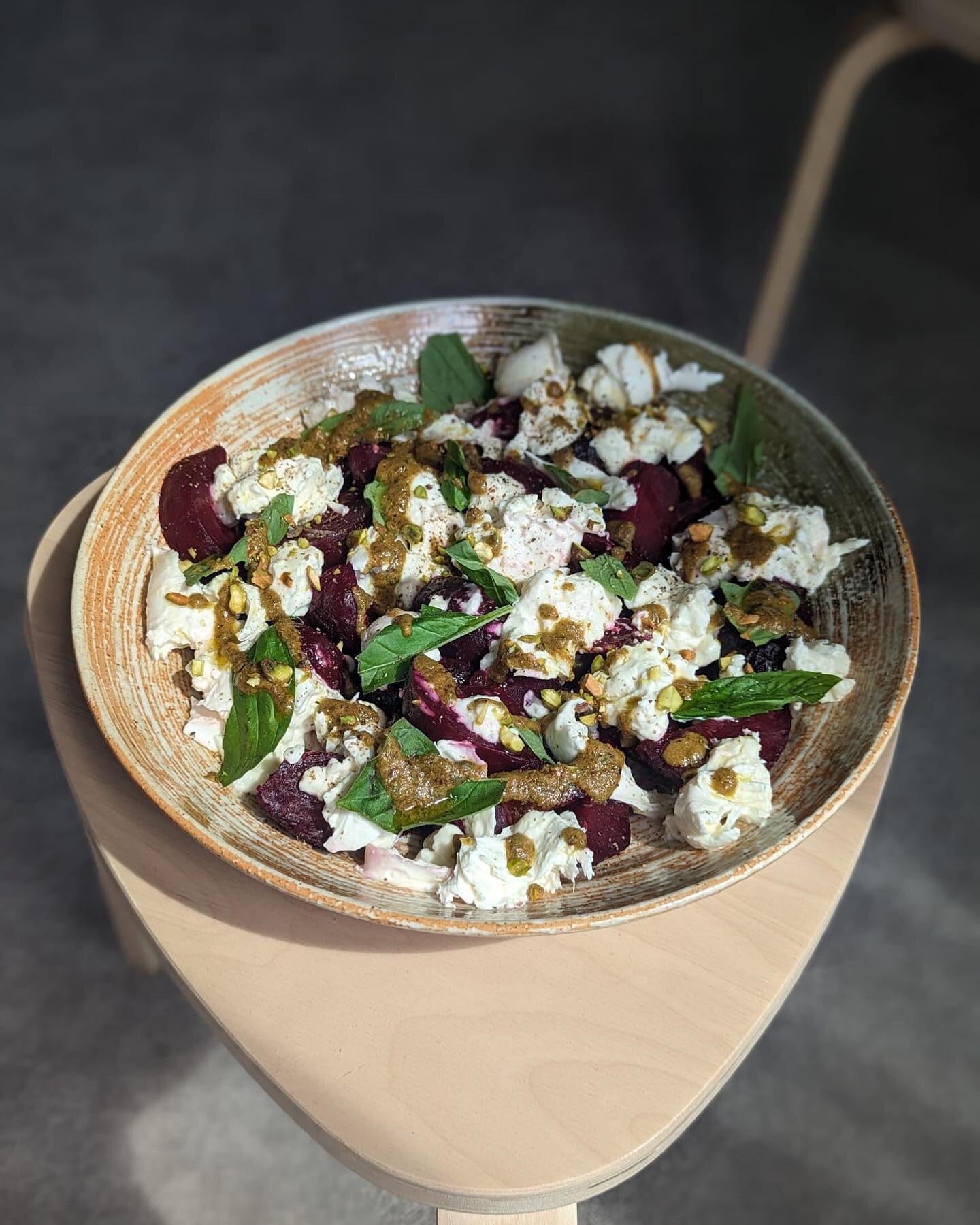 The dramatic beet salad with burrata and roasted pistachio vinaigrette🍃