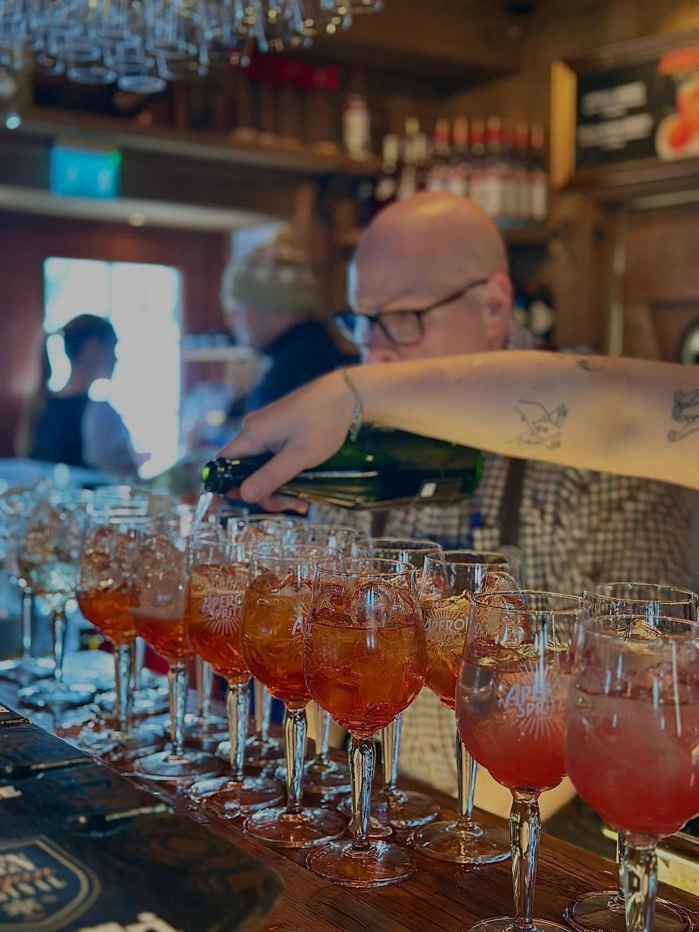 Ass&aring; tempot i baren denna l&ouml;rdag&hellip;!😅😅😅

#afterski #s&auml;len #s&auml;lenfj&auml;llen #s&auml;lensmysigastekrog #&aring;kaskidor