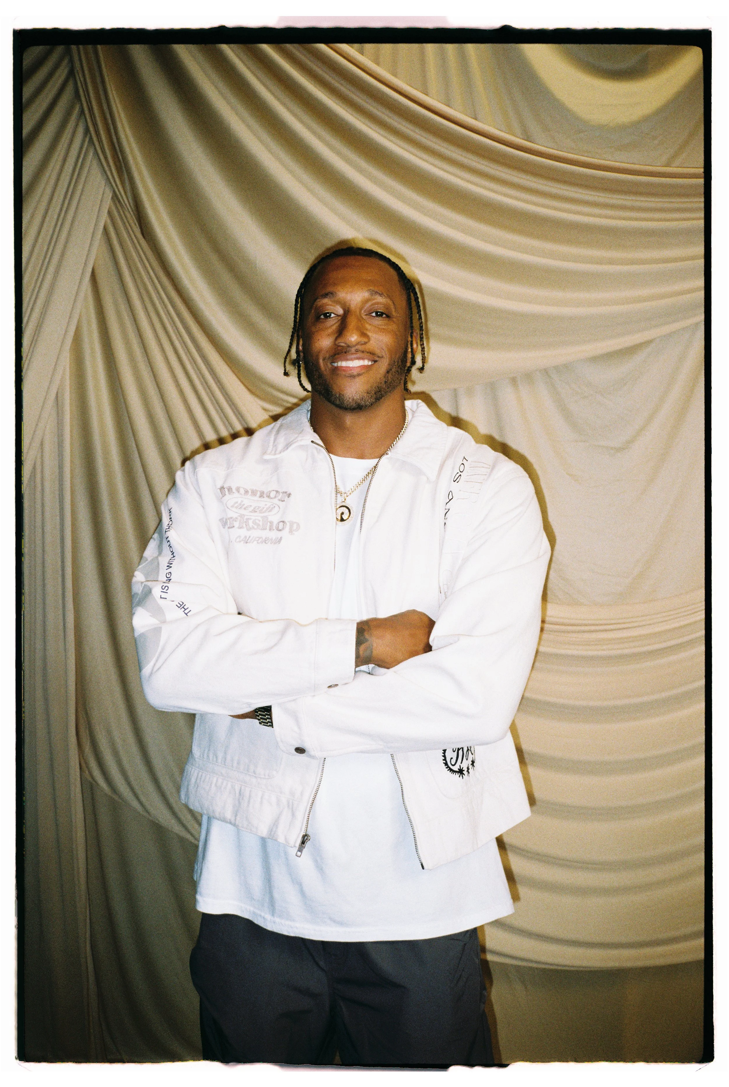 DD_3451_Gold 200_374813-R1-037-17.jpg