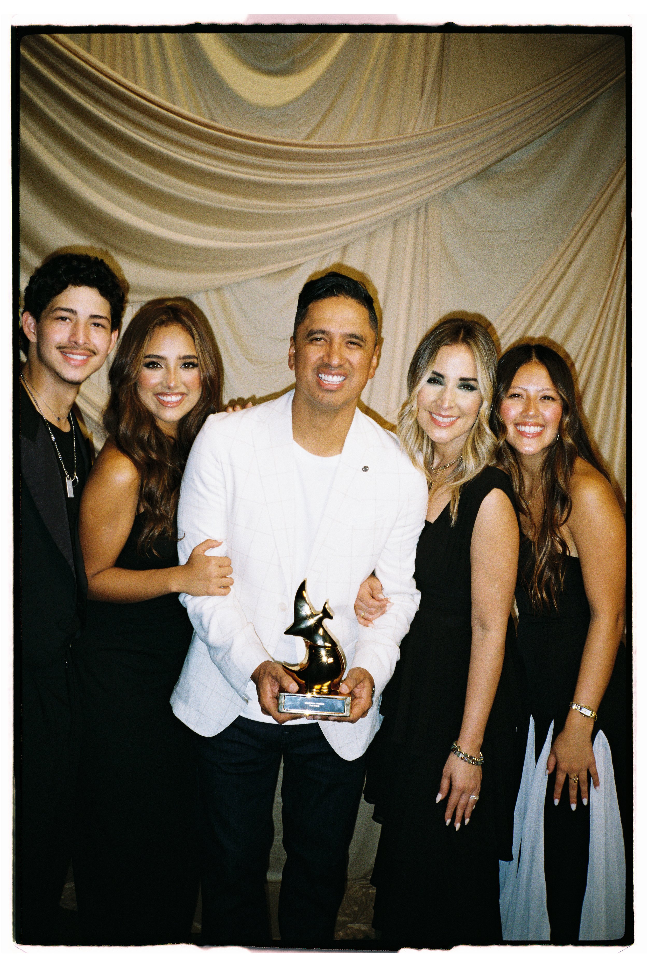 DD_3451_Gold 200_374813-R1-023-10.jpg