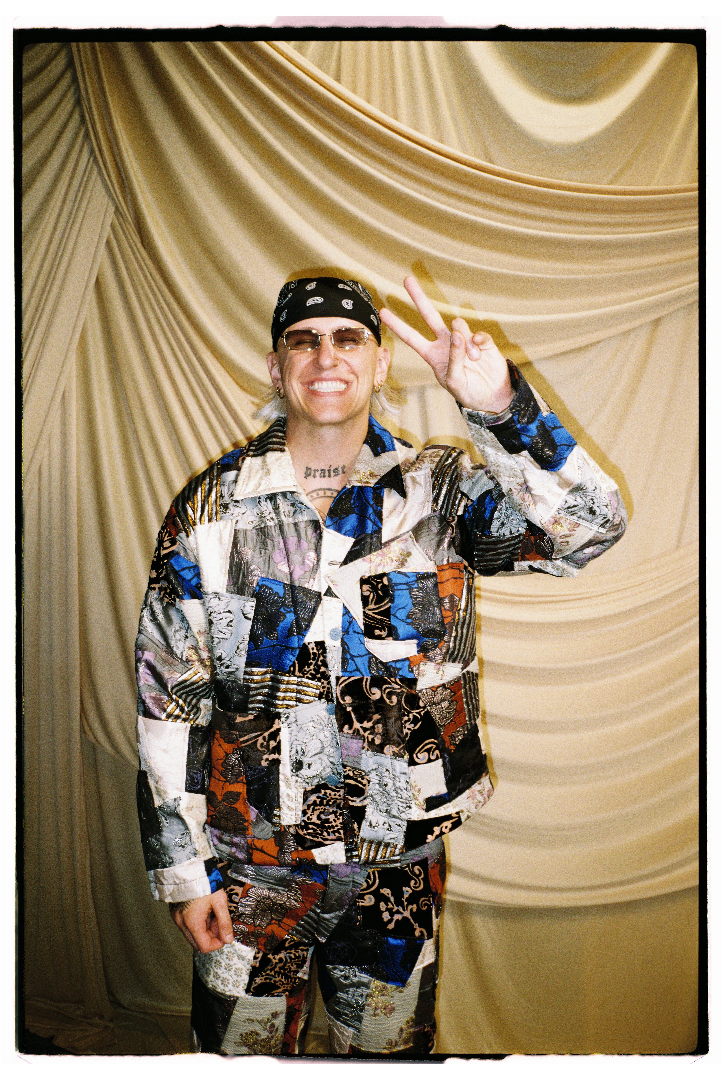 DD_3451_Gold 200_374813-R1-033-15.jpg