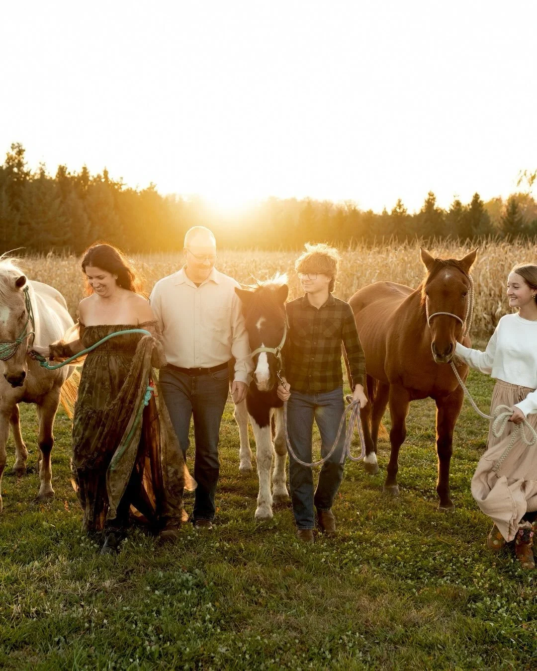 When the cowboys and cowgirls get all spiffy for their family photos 

I had a vision with these four and they just said &ldquo;You just tell us what to do&rdquo; 🐎 

This piece of land just started as dirt for J+J. Then like the song they planted r