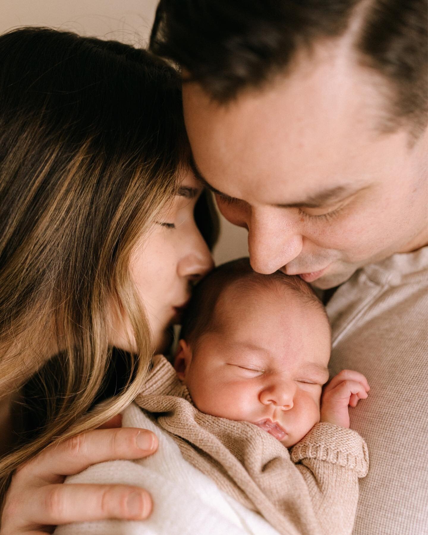 Beautiful little Blair 🎀

She had this modelling gig down pat. Sleep, smiles and that eye contact 👌🏼😍 

#newbornphotography #adelaidenewbornphotographer #newborninhomesession #adelaidephotographer #adelaidefamilyphotographer